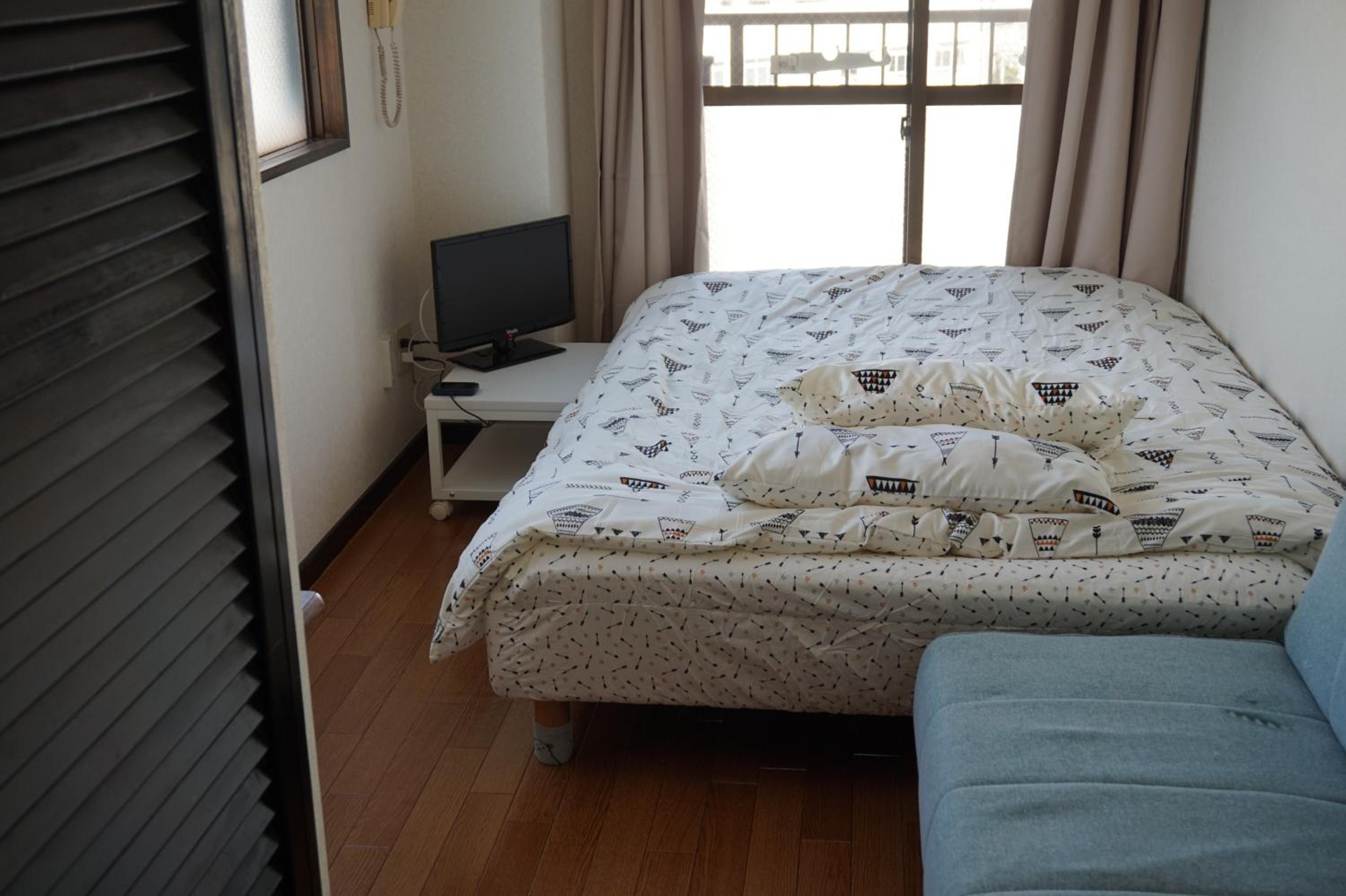 Studio Apartment with Balcony 701 - Photo 7