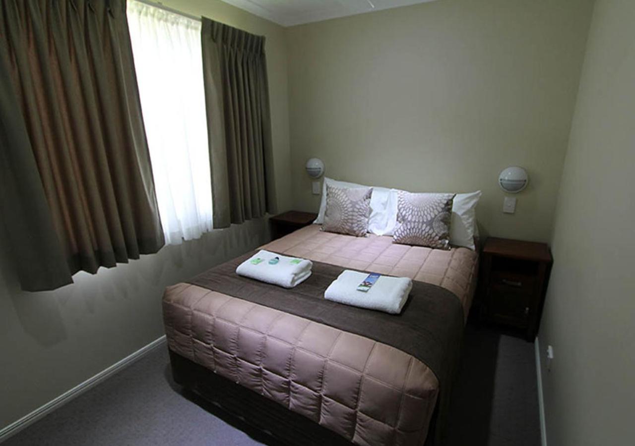 Three-Bedroom Cabin - The Lodge