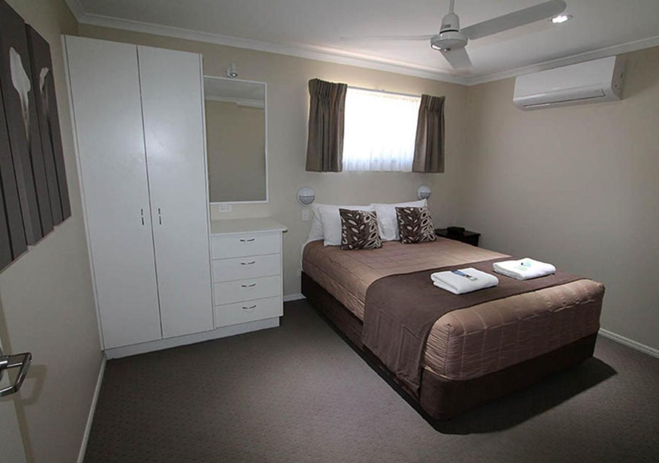 Three-Bedroom Cabin - The Lodge photo 3