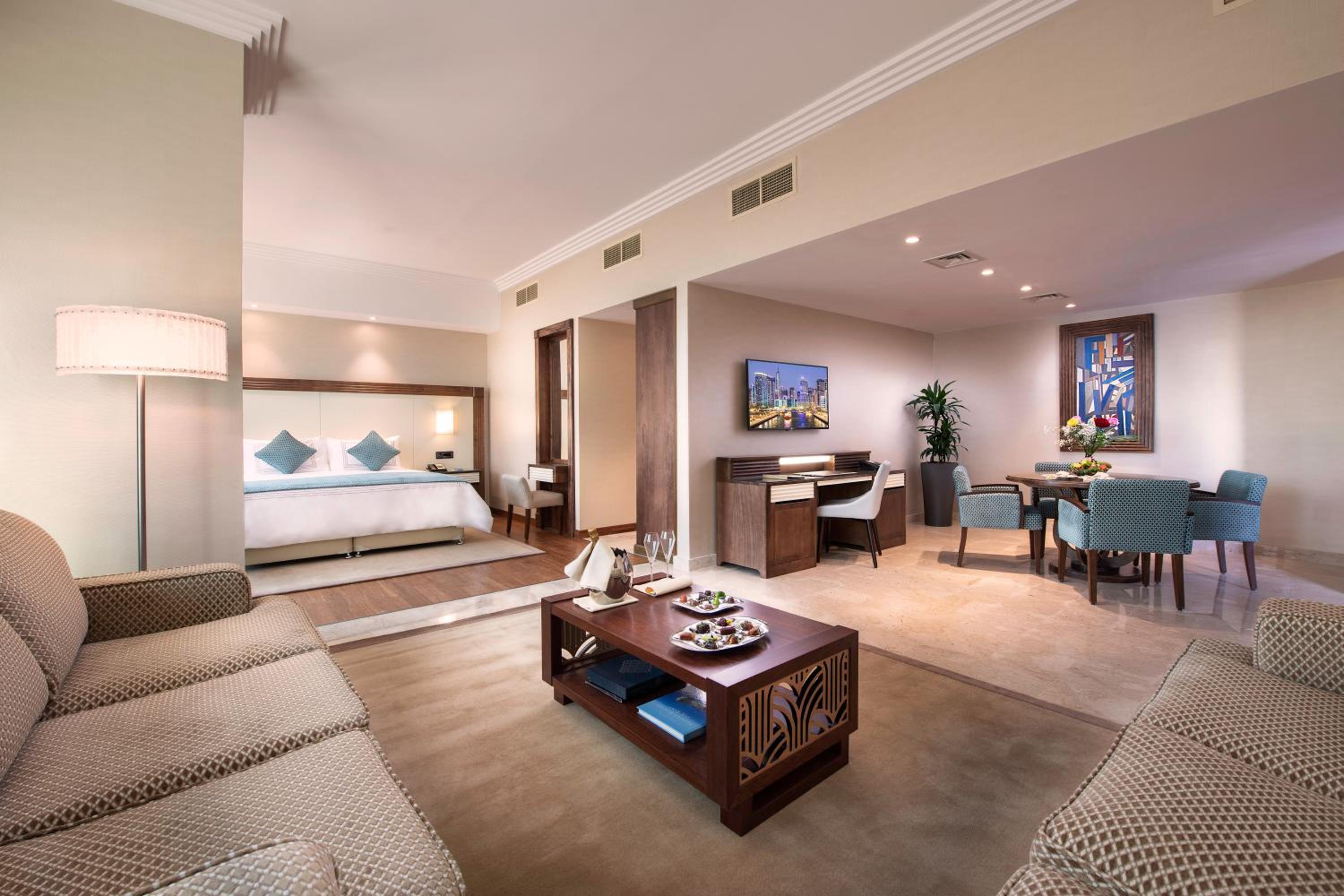 Deluxe King Suite (Early check-in 11am & late check-out at 4pm + 35% discount on food & beverage, valid until 31 August 2026 only)