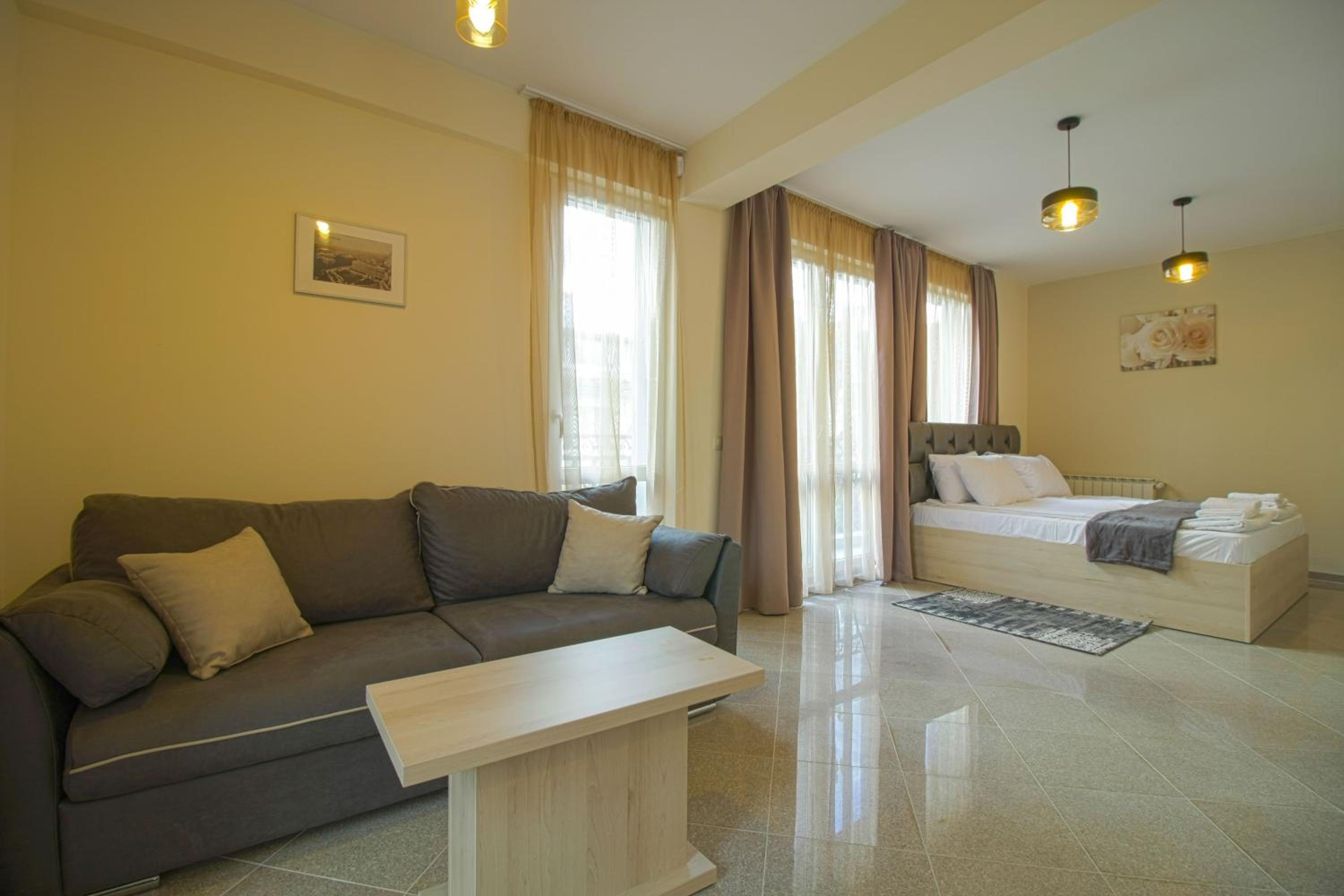 King Studio with Sofa Bed - Photo 4