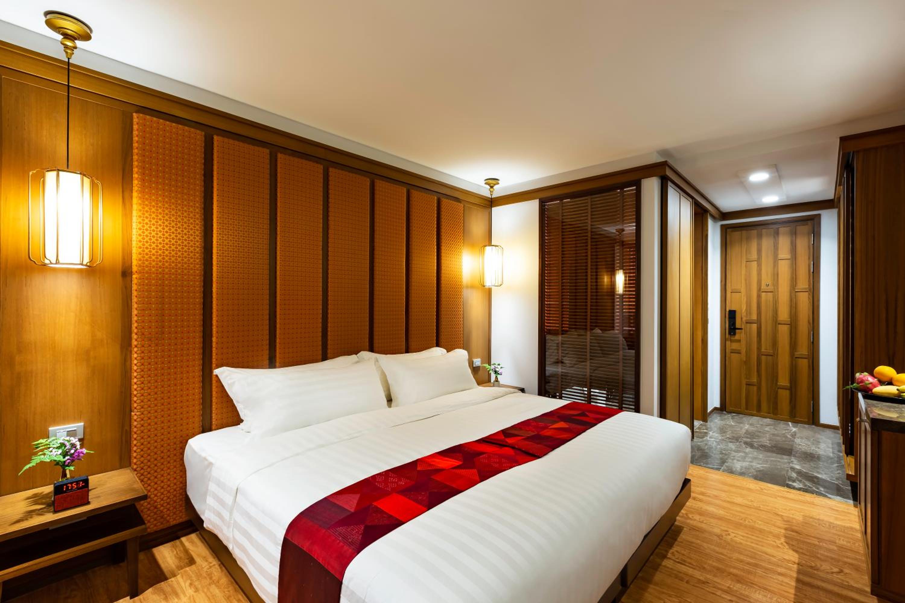 Deluxe Twin Room - Photo 13