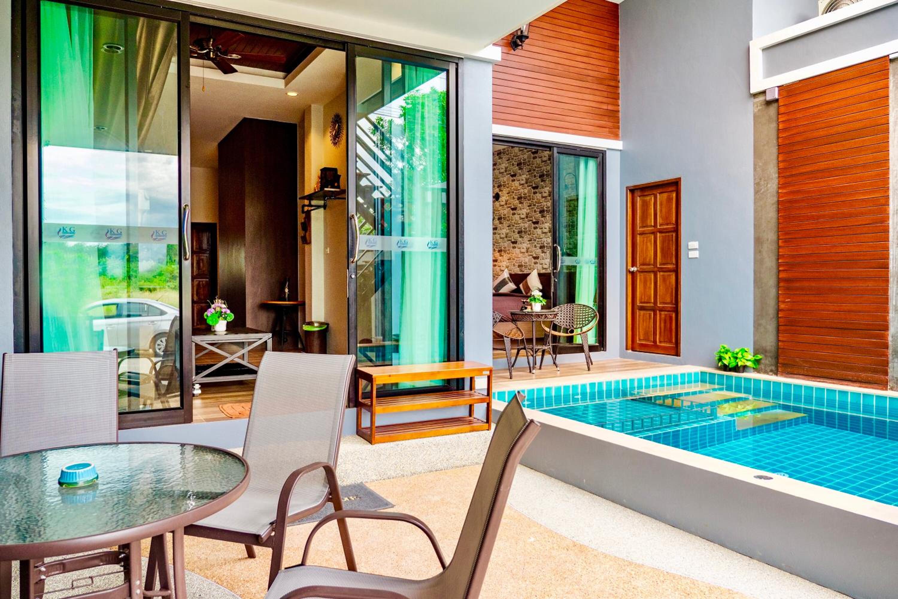 Villa with Private Pool - Photo 22