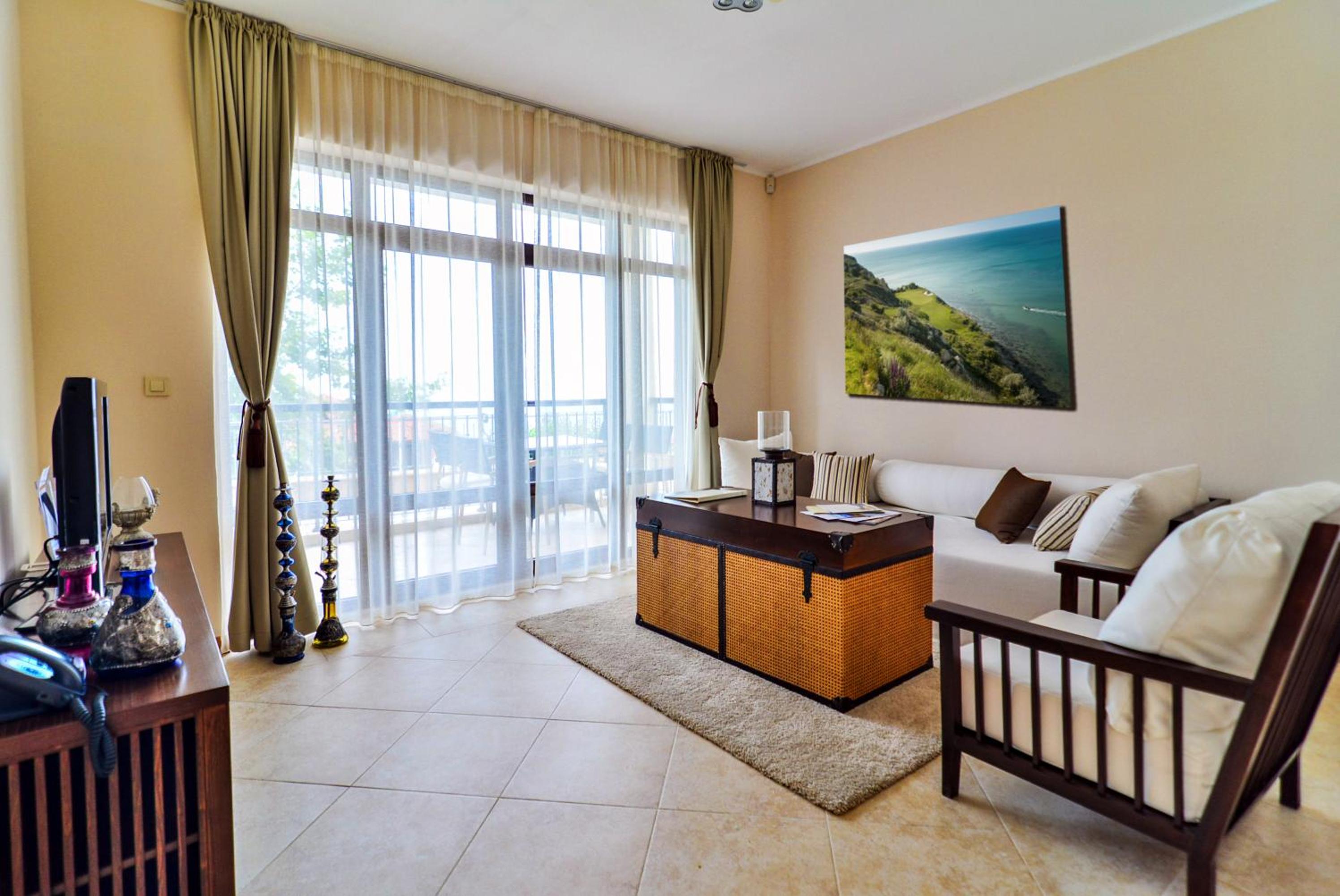Family One Bedroom Suite - Hillside photo 1
