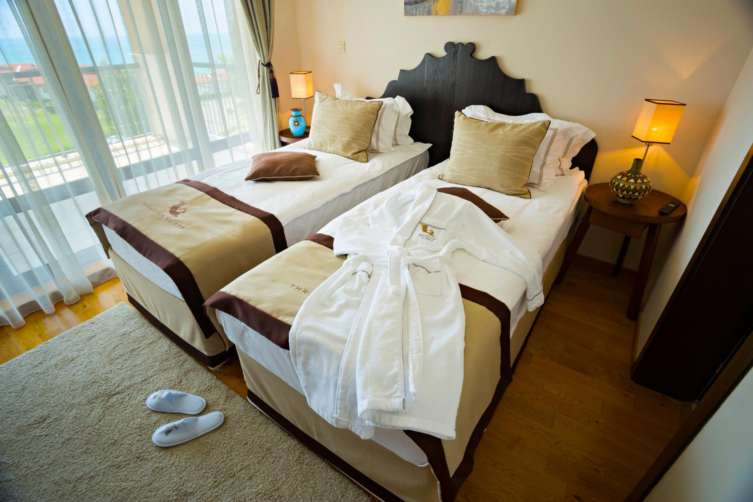 Family Two Bedroom Suite - Hillside photo 3