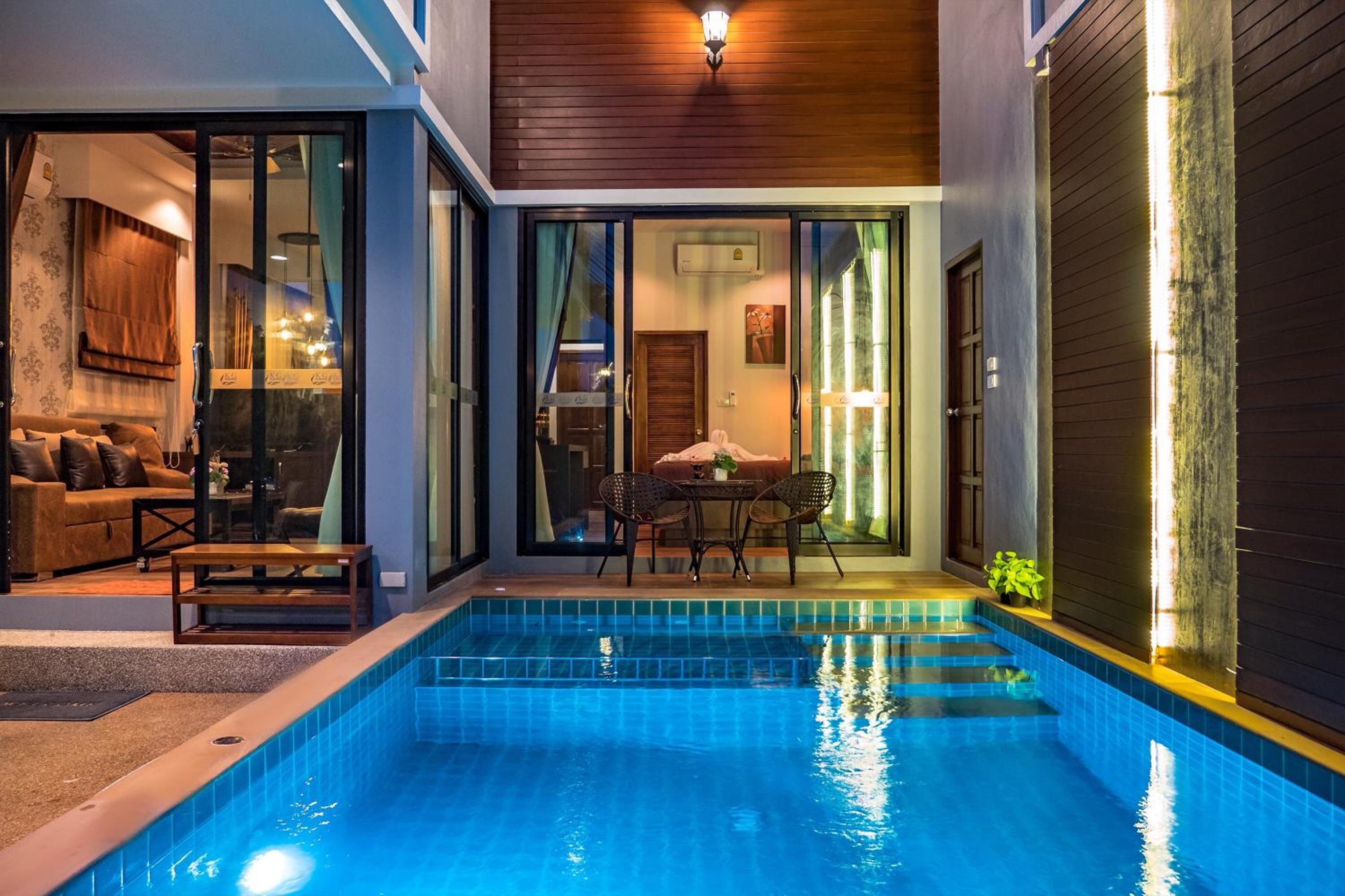 Villa with Private Pool - Photo 23