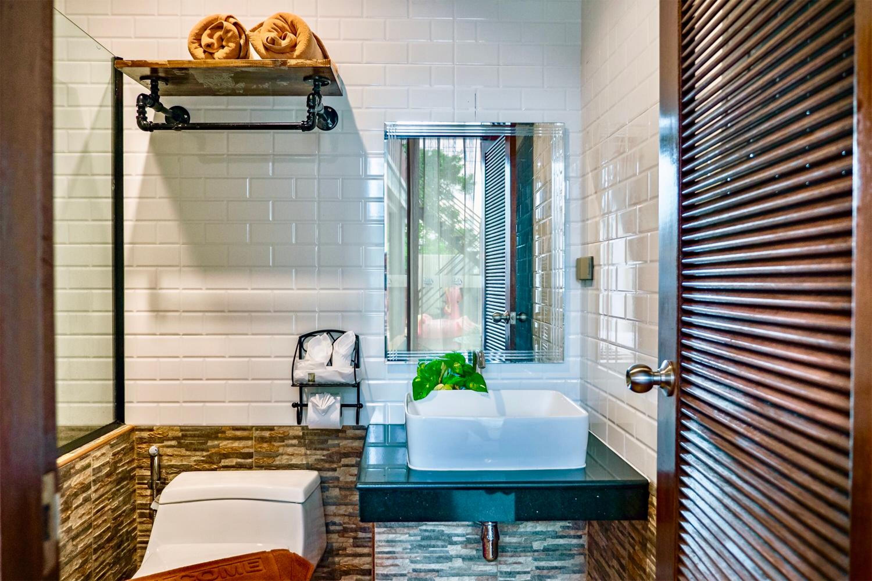 Villa with Private Pool - Photo 4