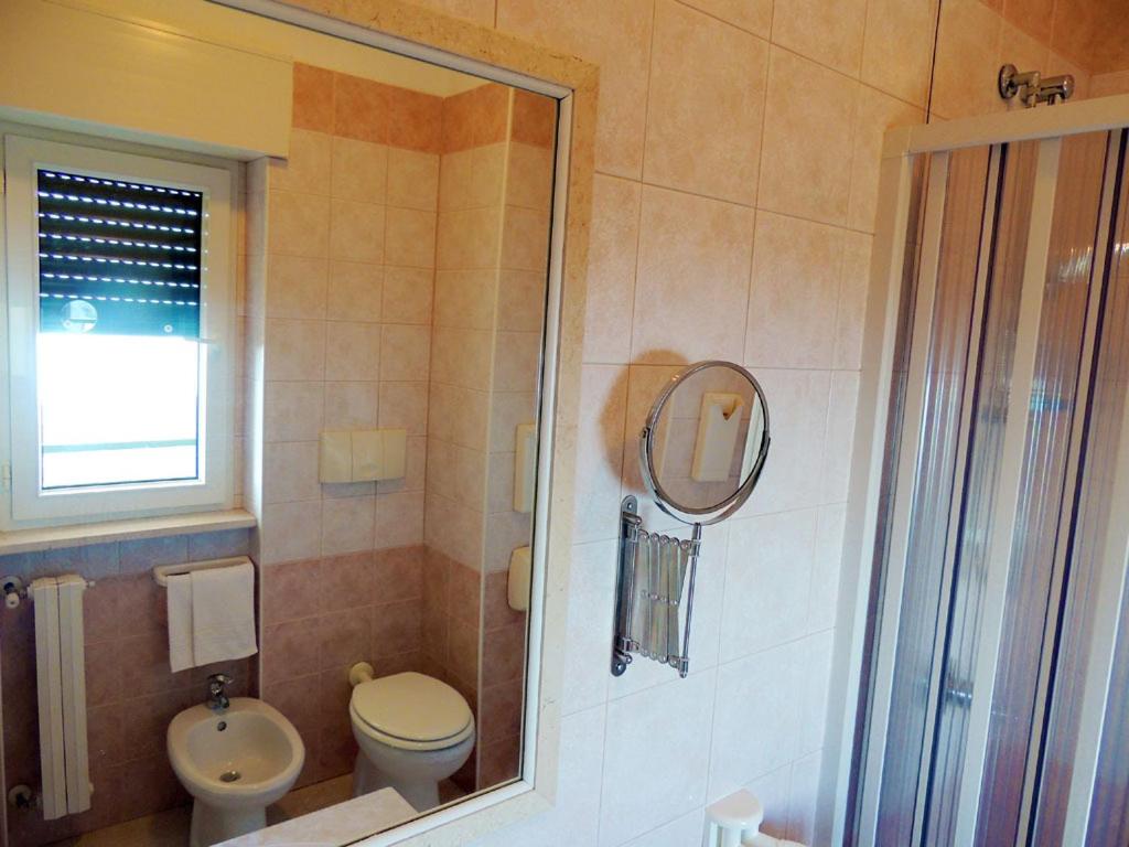 Double or Twin Room - Photo 3