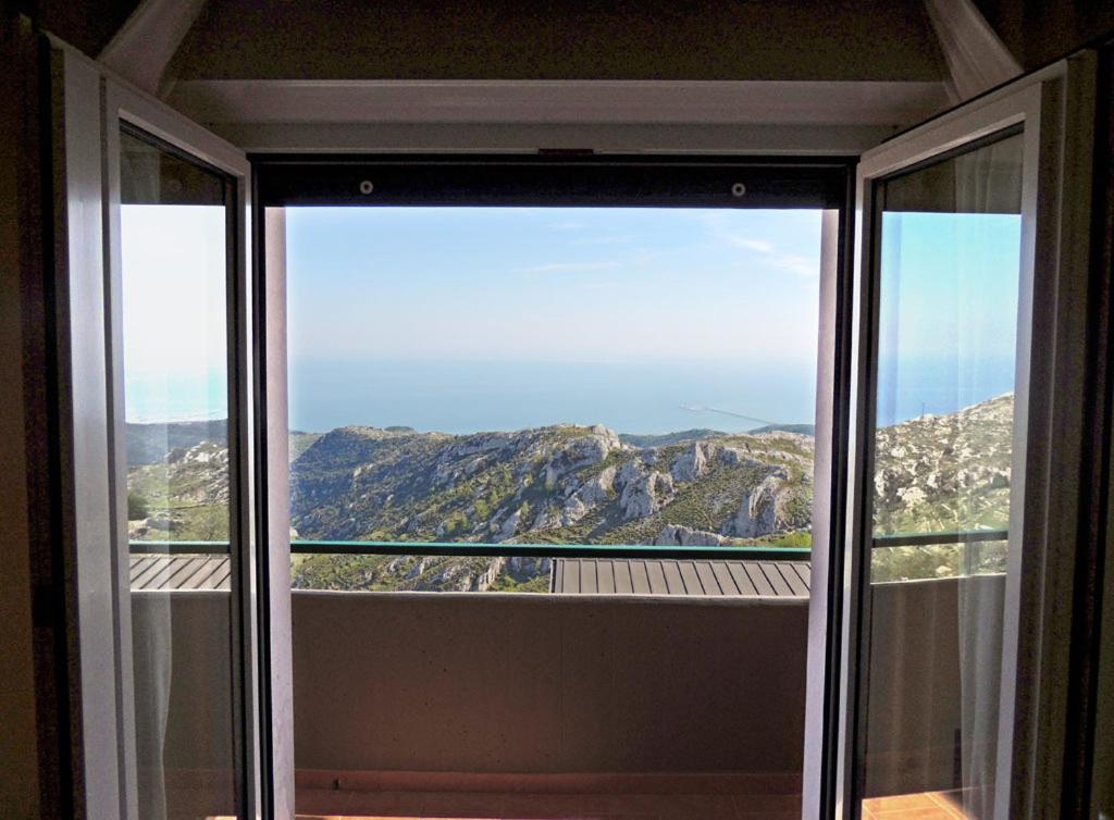 Double or Twin Room with Sea View - Photo 4