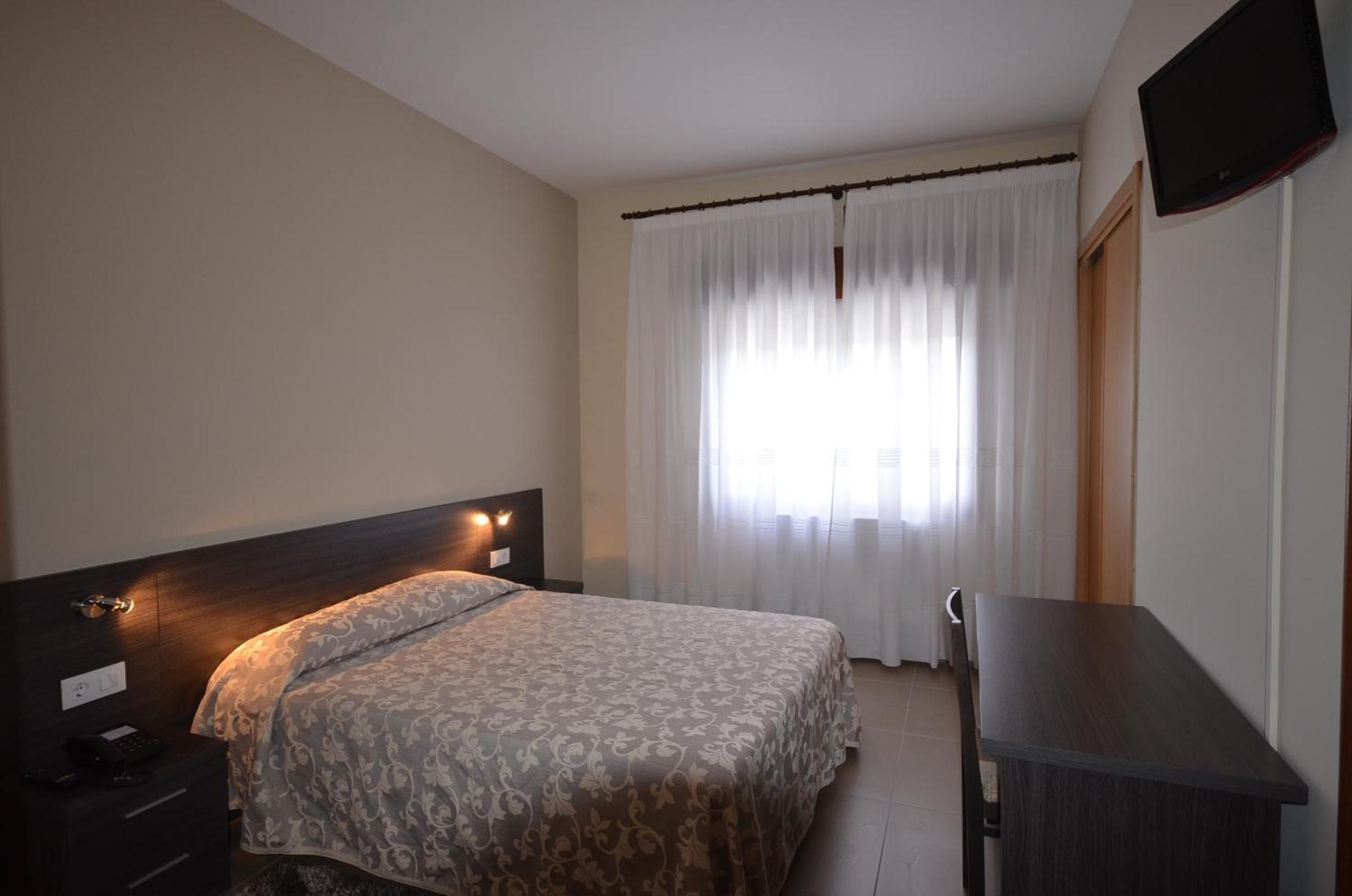 Double or Twin Room photo 3
