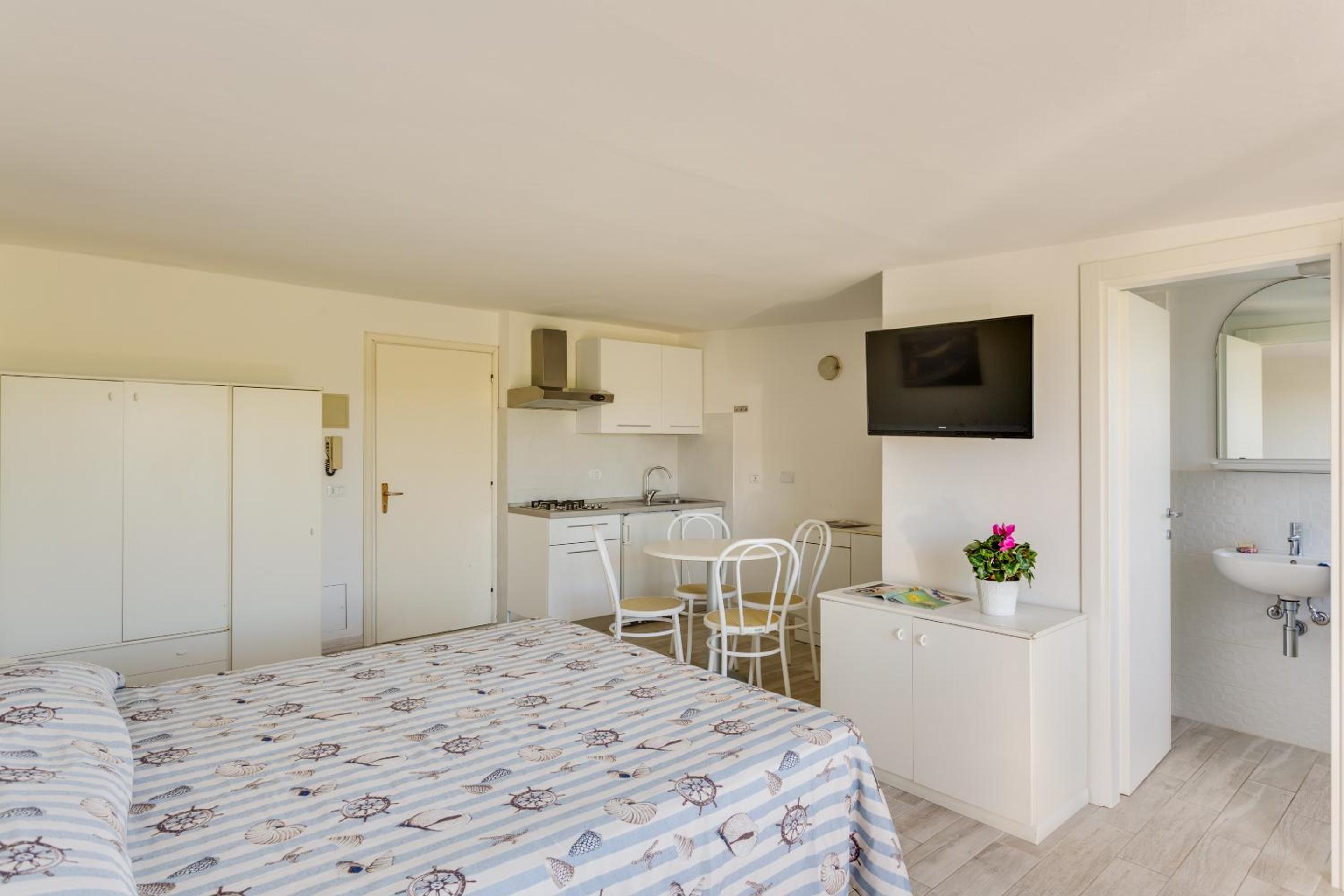 Studio Apartment with View photo 1