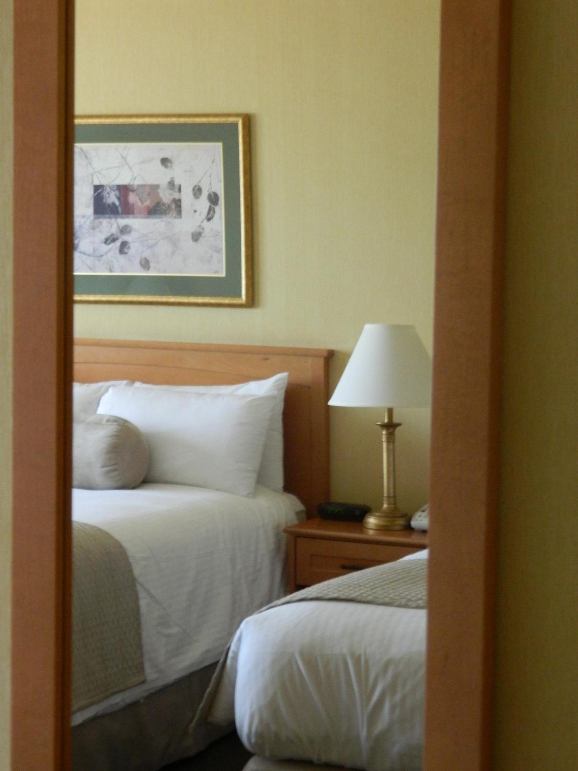 Queen Room with Two Queen Beds - Non-Smoking - Photo 2