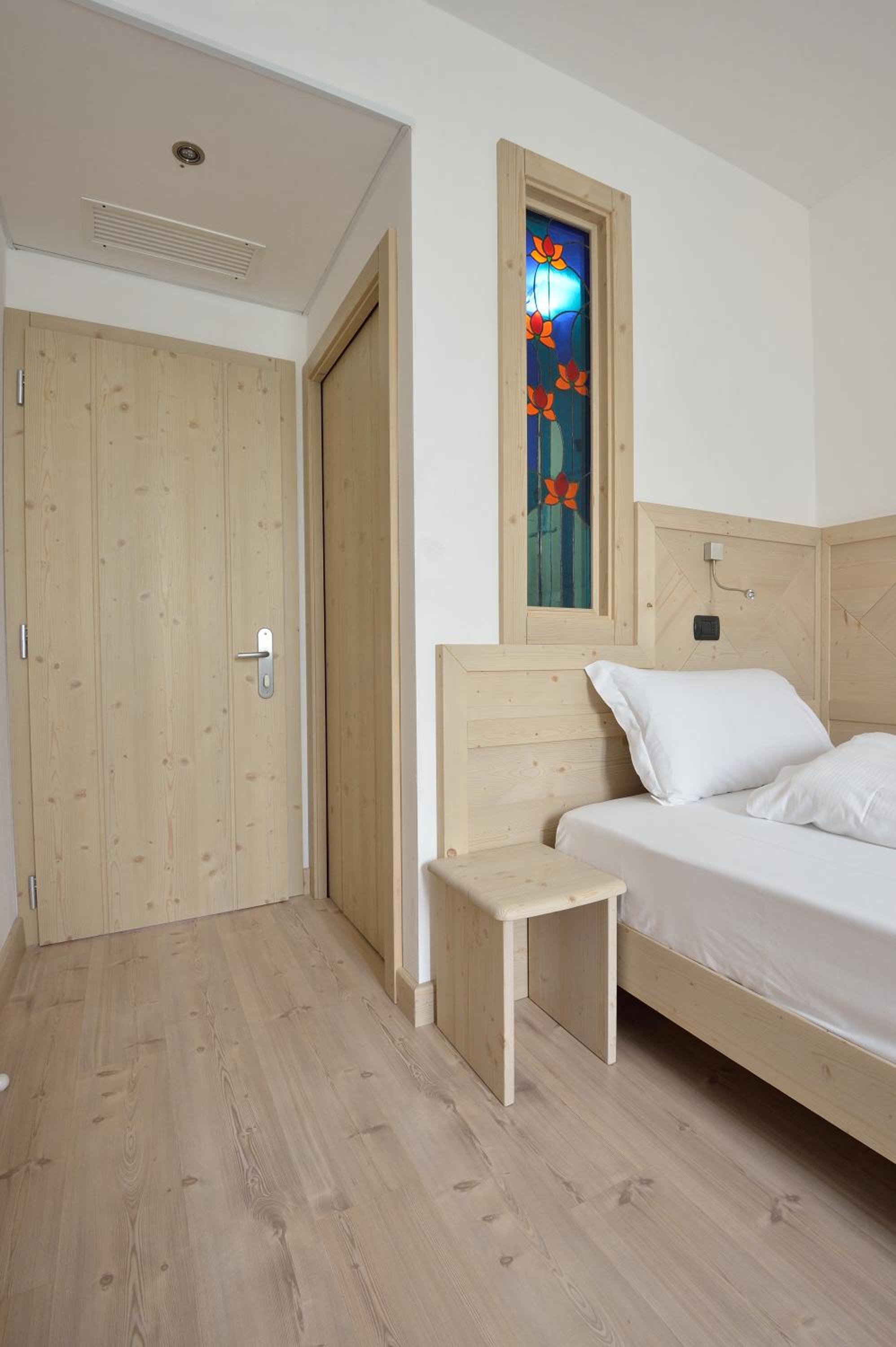Single Room photo 3