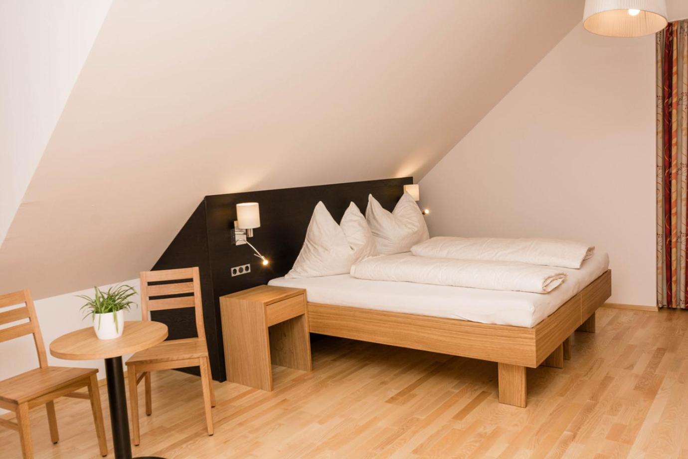 Double Room - Photo 3