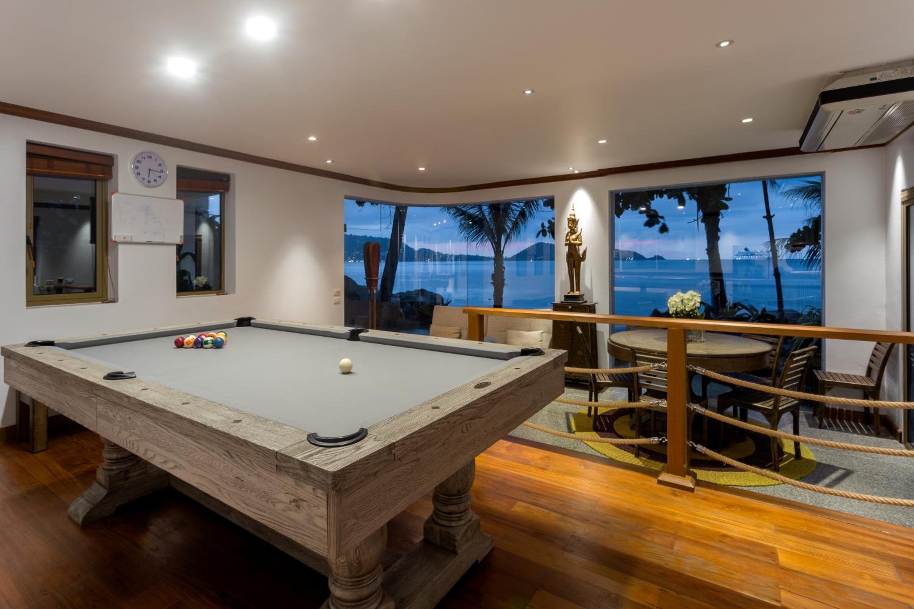 Villa - Beach Front - Photo 20
