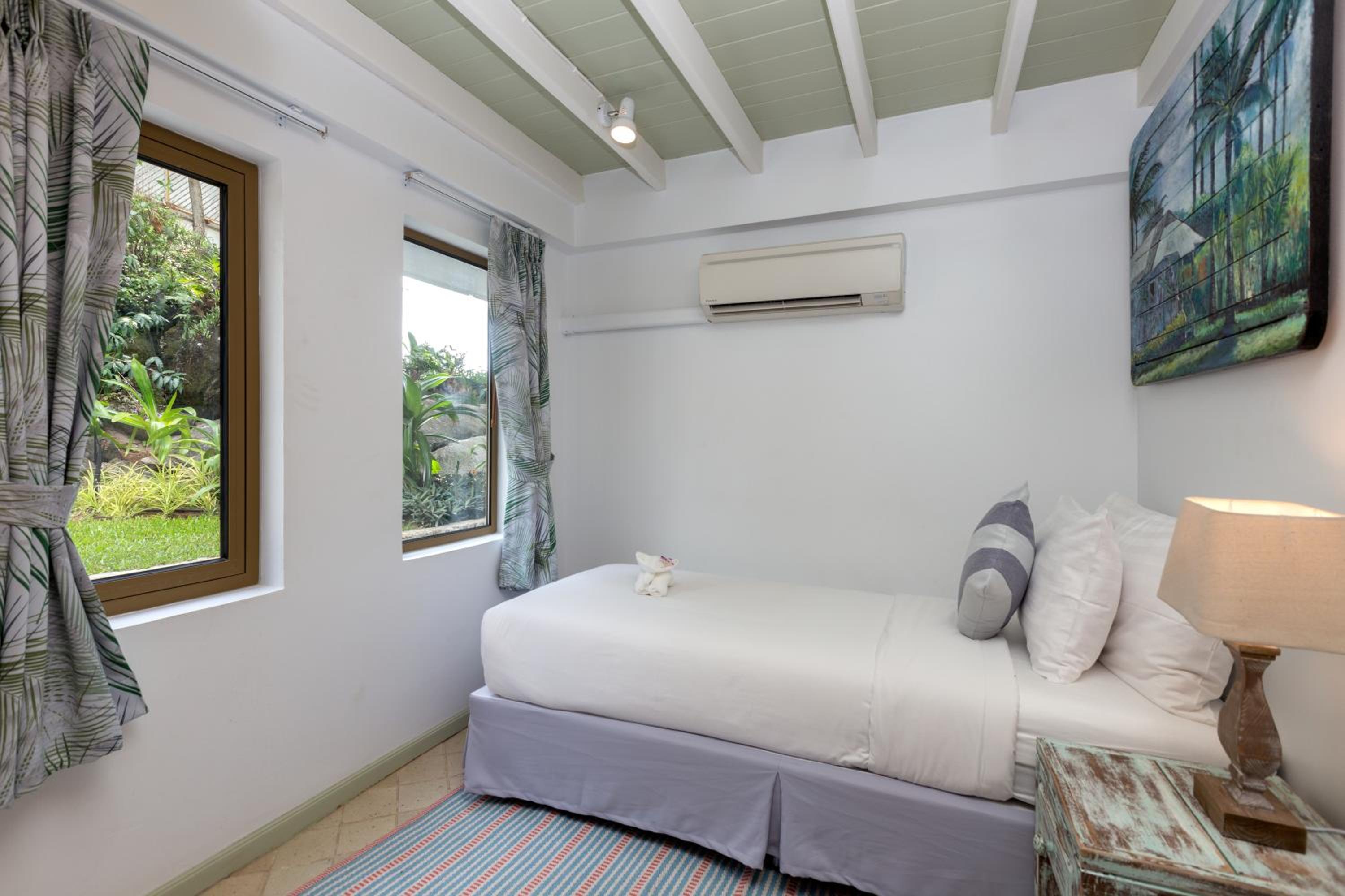 Villa - Beach Front - Photo 19