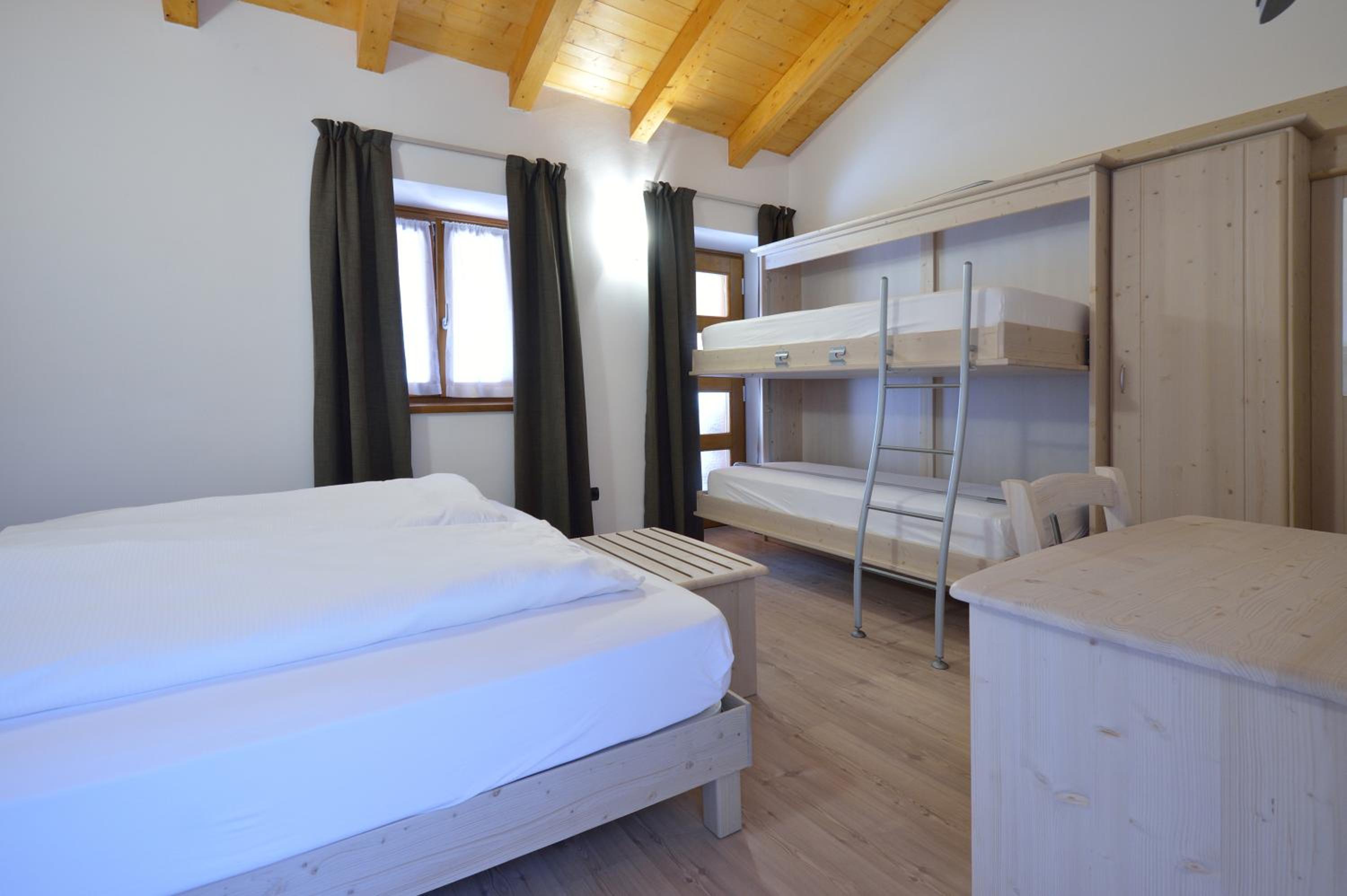 Quadruple Room - Photo 5