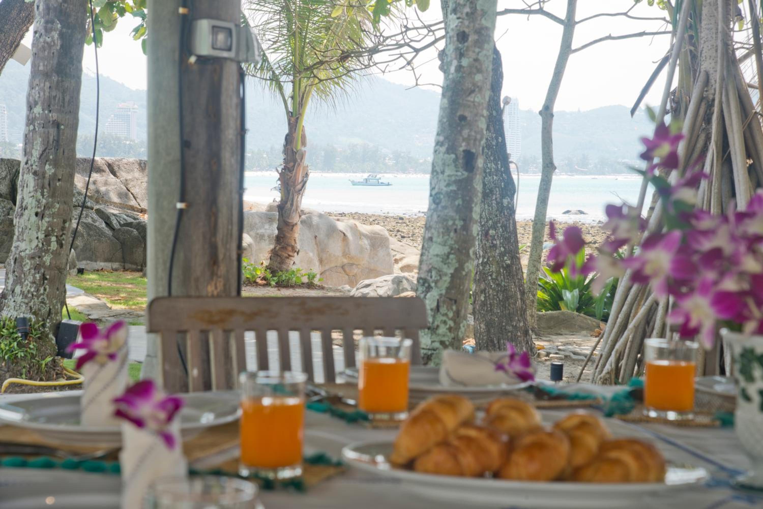 Villa - Beach Front - Photo 14