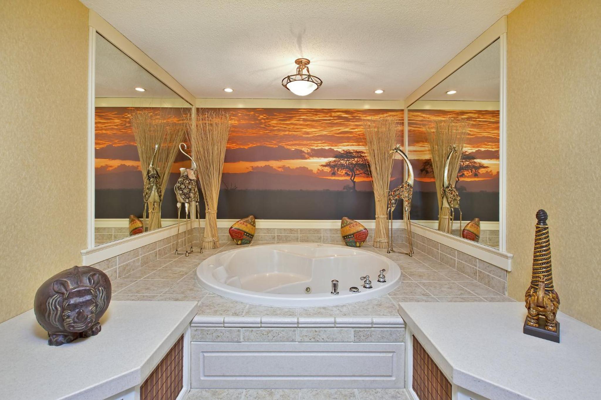 King Suite with Roll-In Shower - Communication/Mobility Accessible