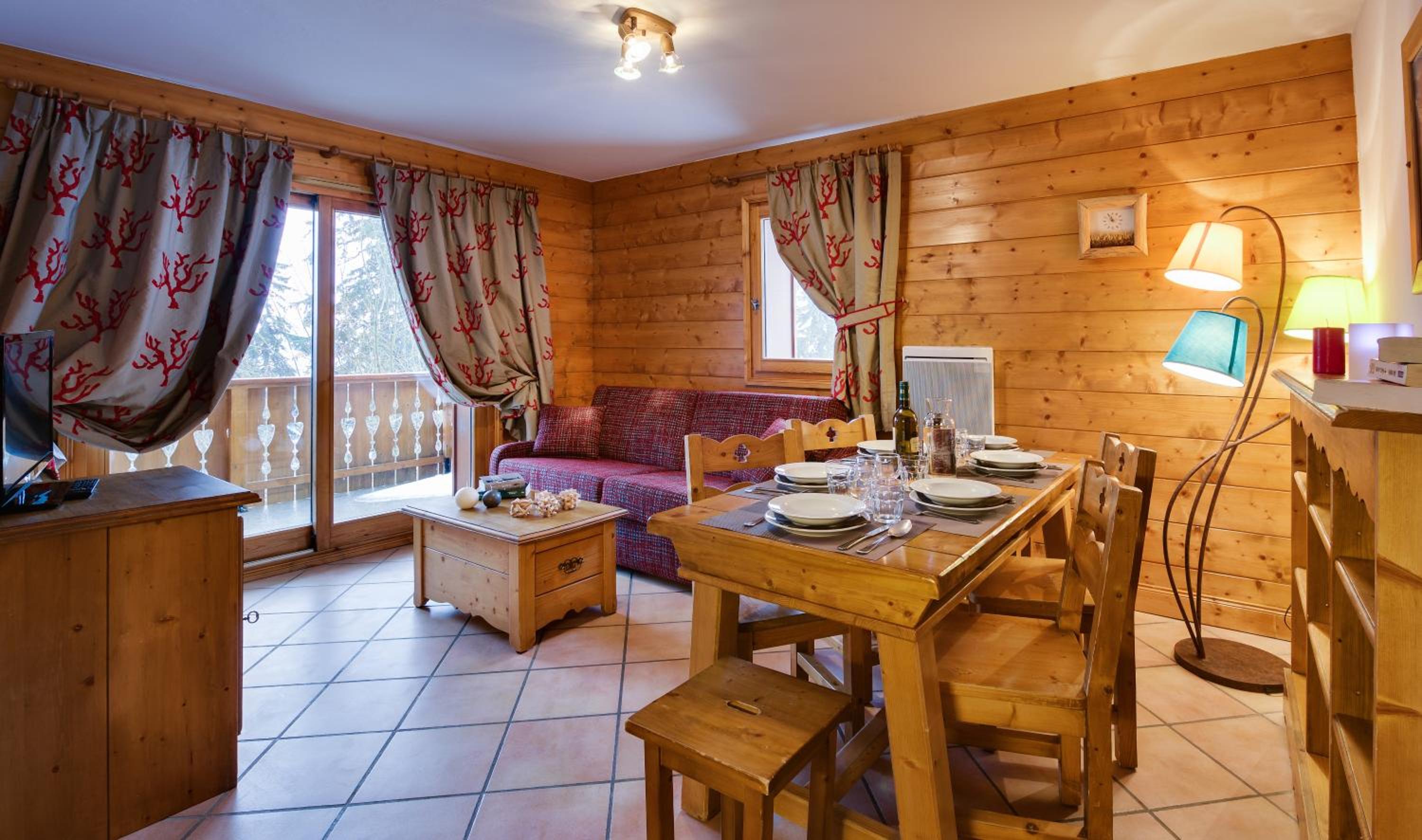 Two-Bedroom Apartment (6 Adults) with Spa Access photo 3