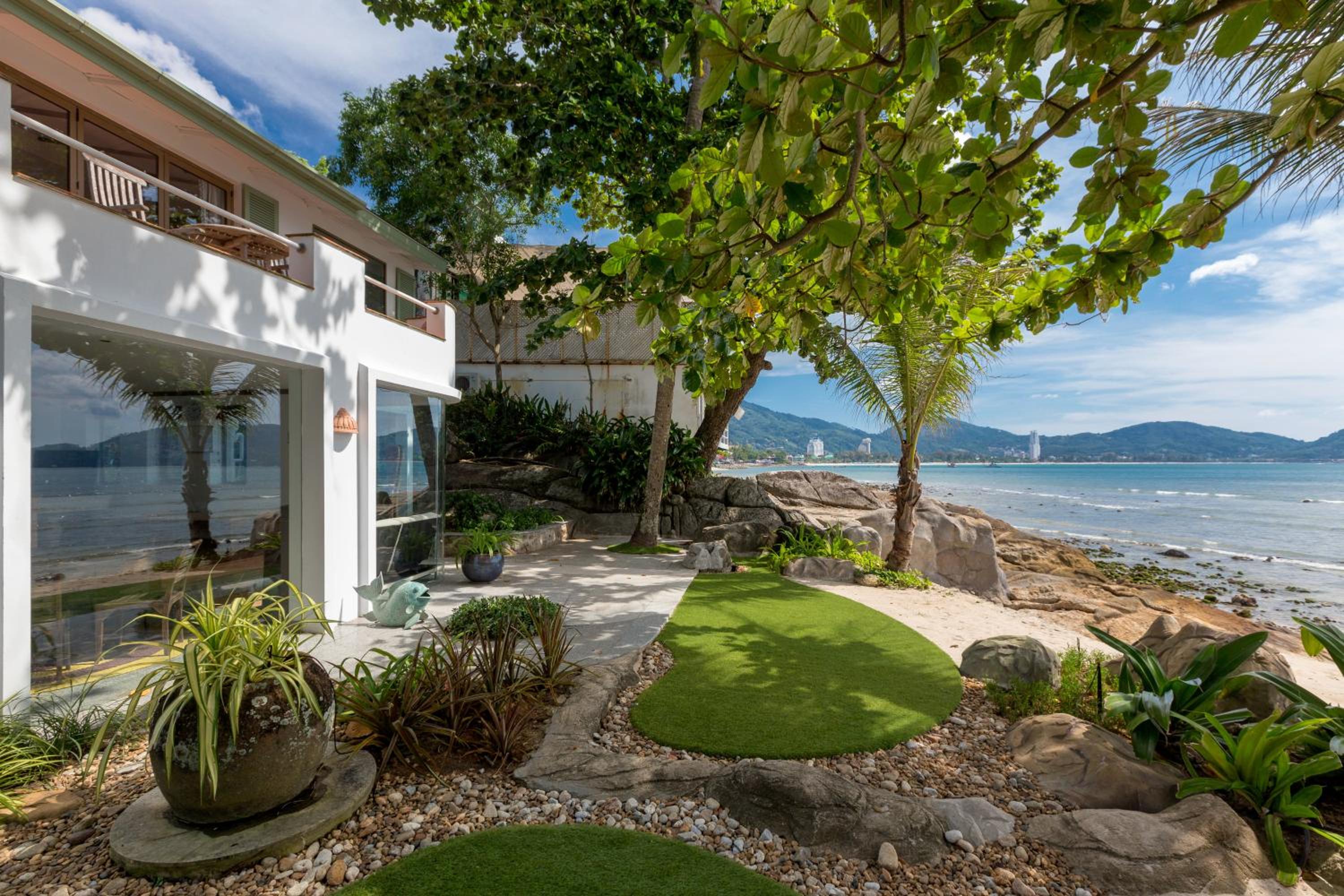 Villa - Beach Front - Photo 8