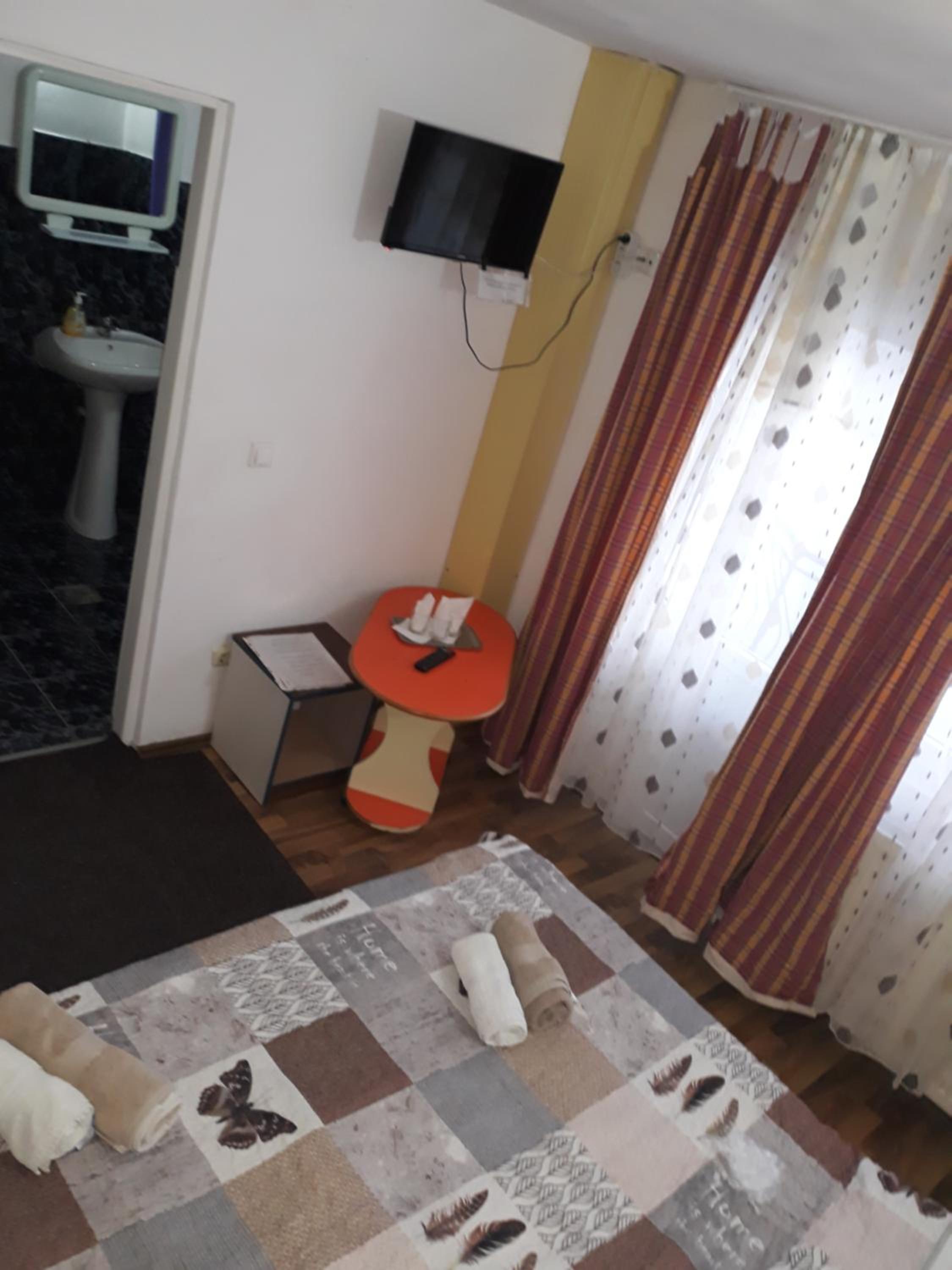 Triple Room with Private Bathroom - Photo 1
