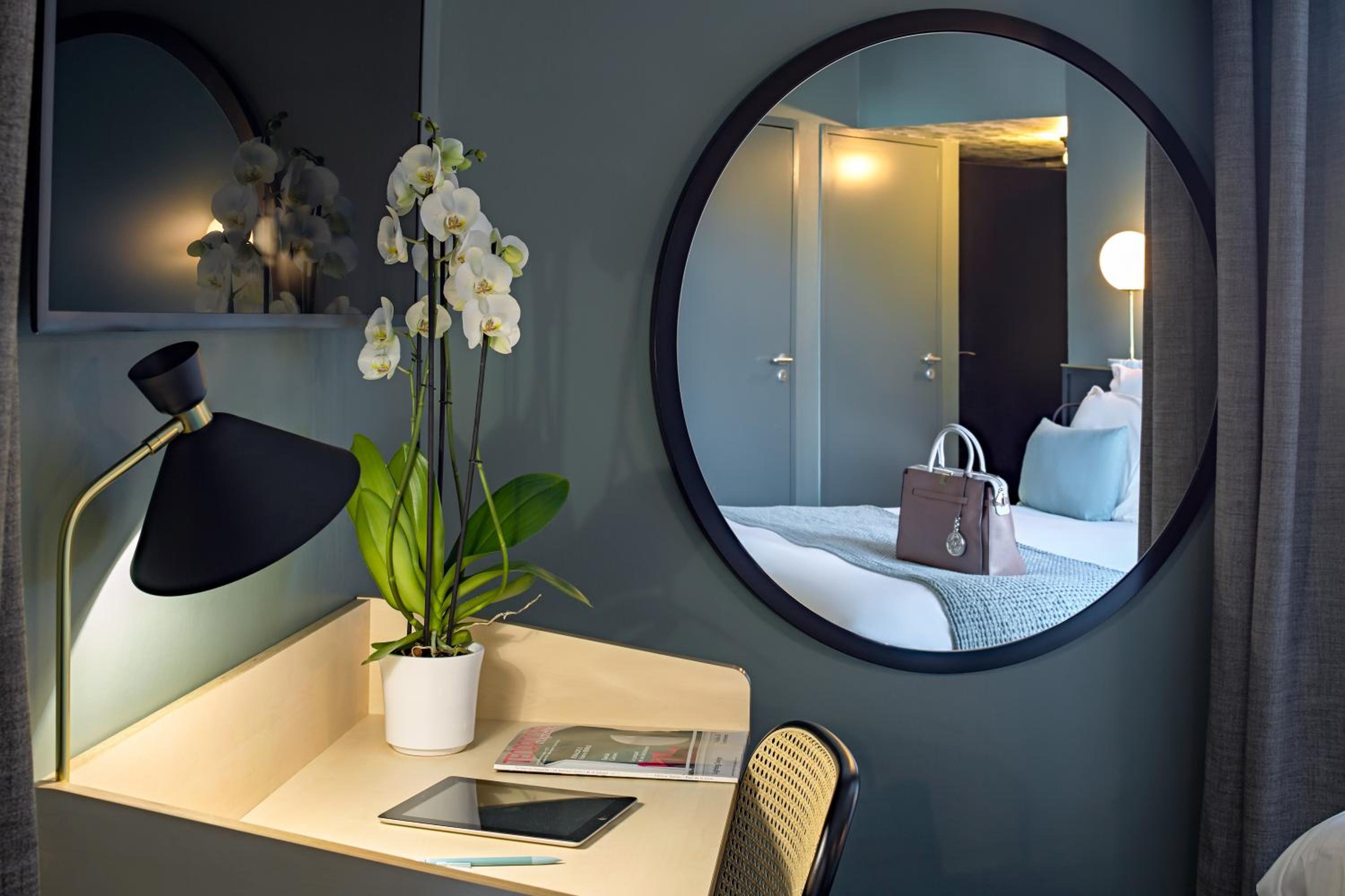 Superior Room with One Double Bed and Sofa Bed - Photo 3