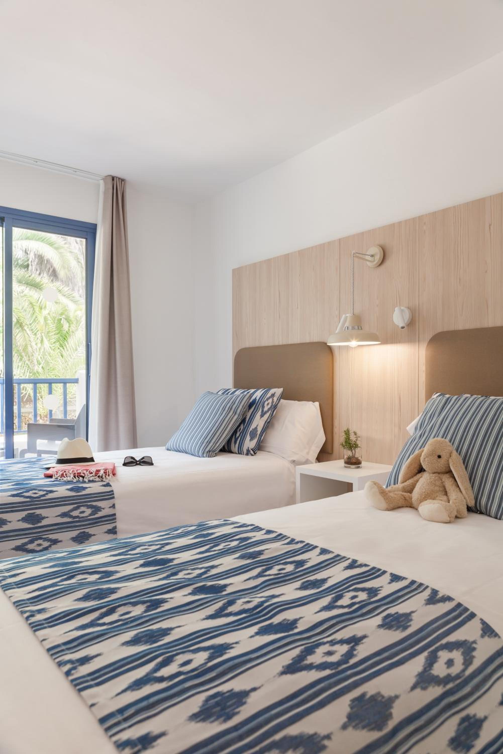 Double Room thumbnail 5