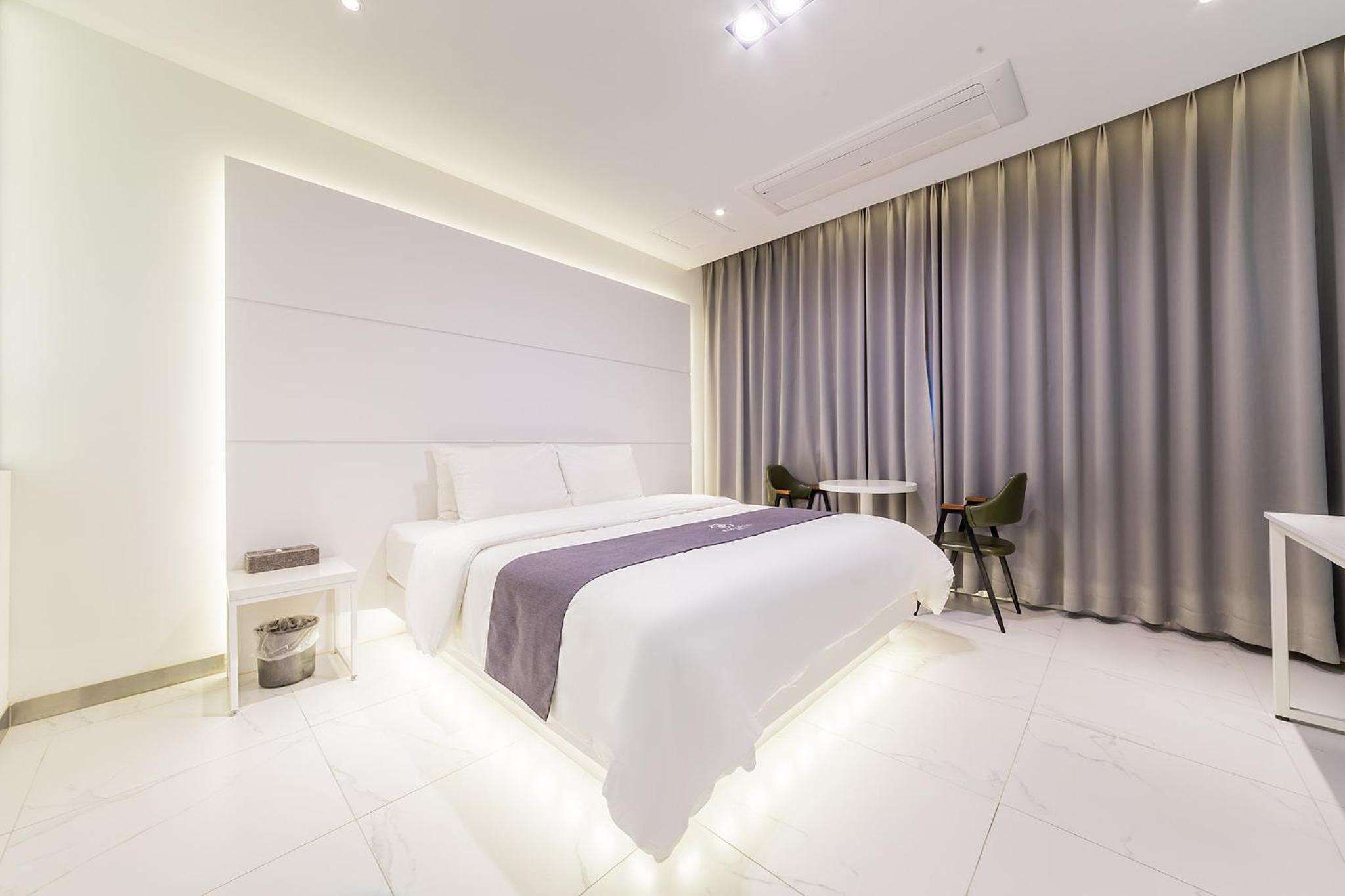 Double Room - Photo 1