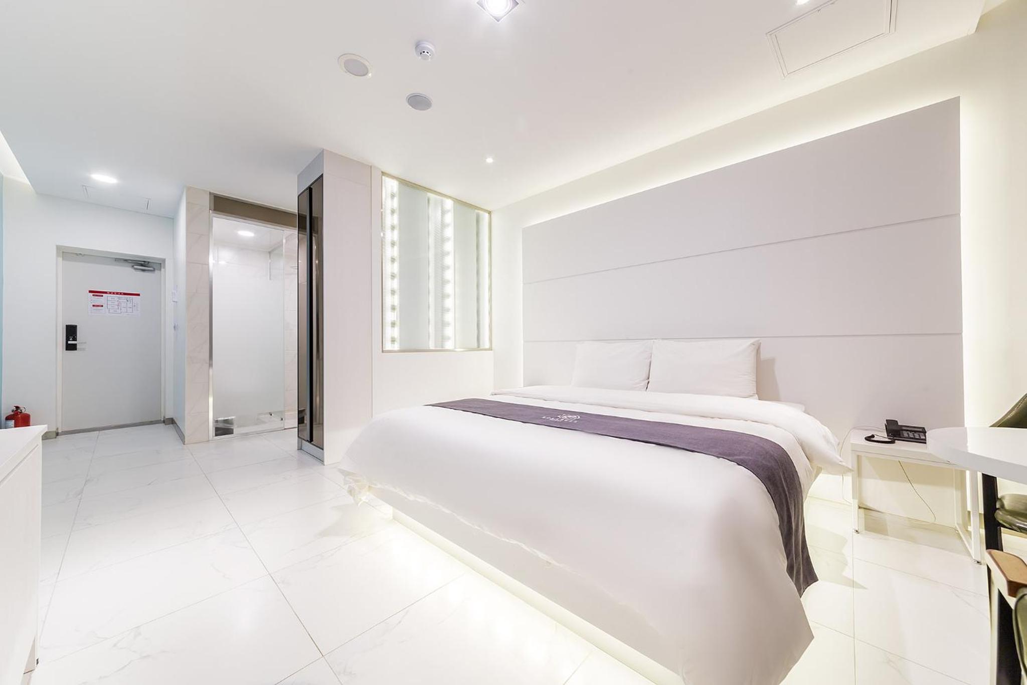 Double Room - Photo 3