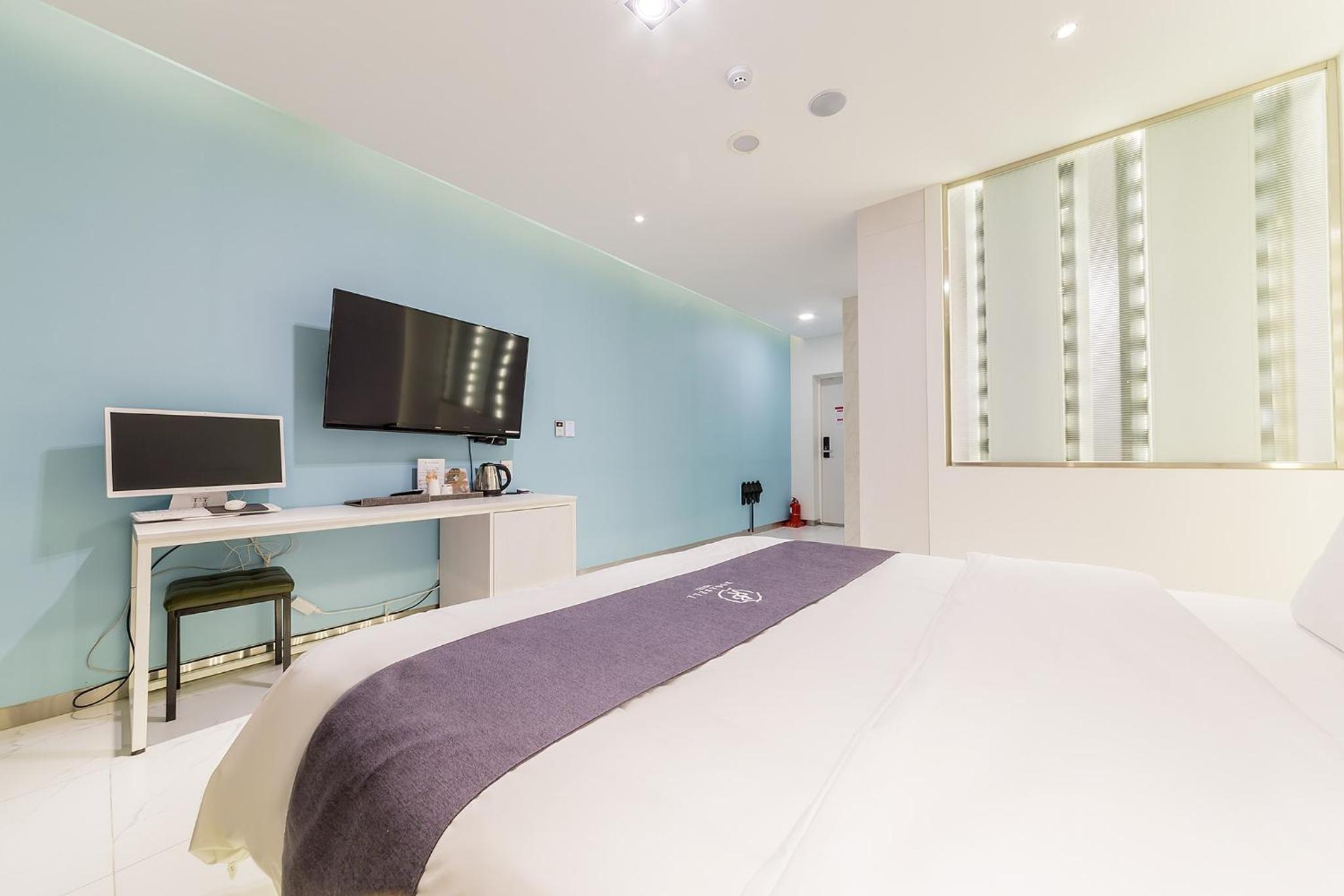 Double Room - Photo 2