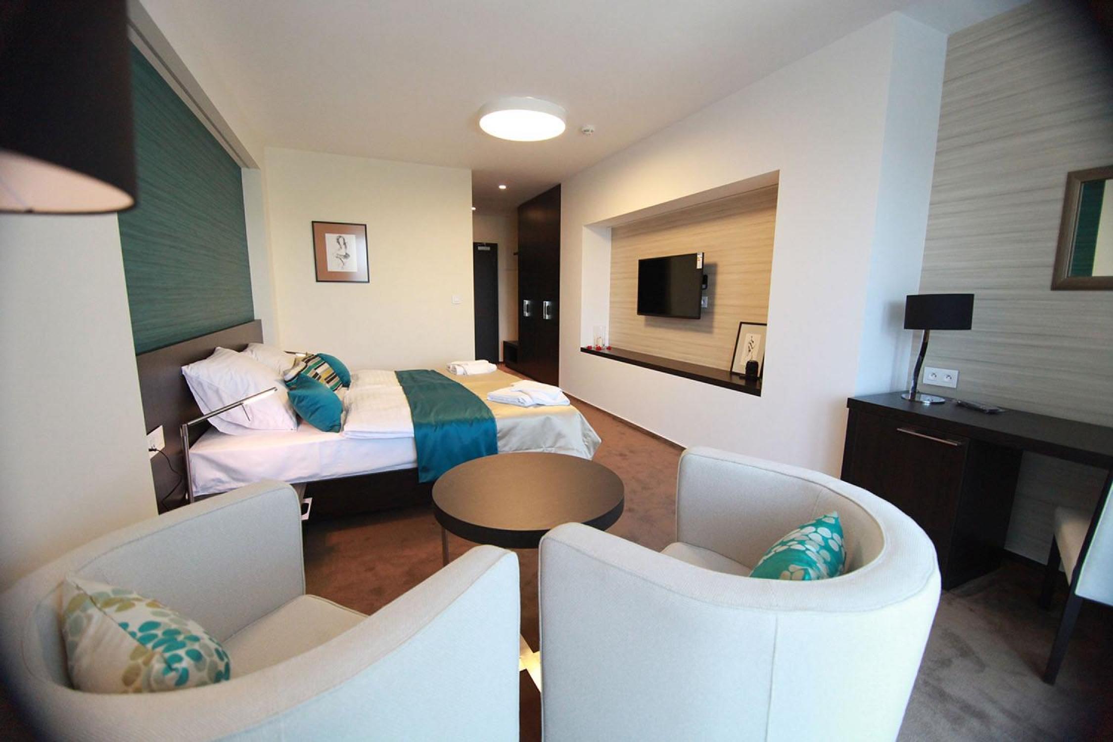 Deluxe Double Room with Lake View photo 1