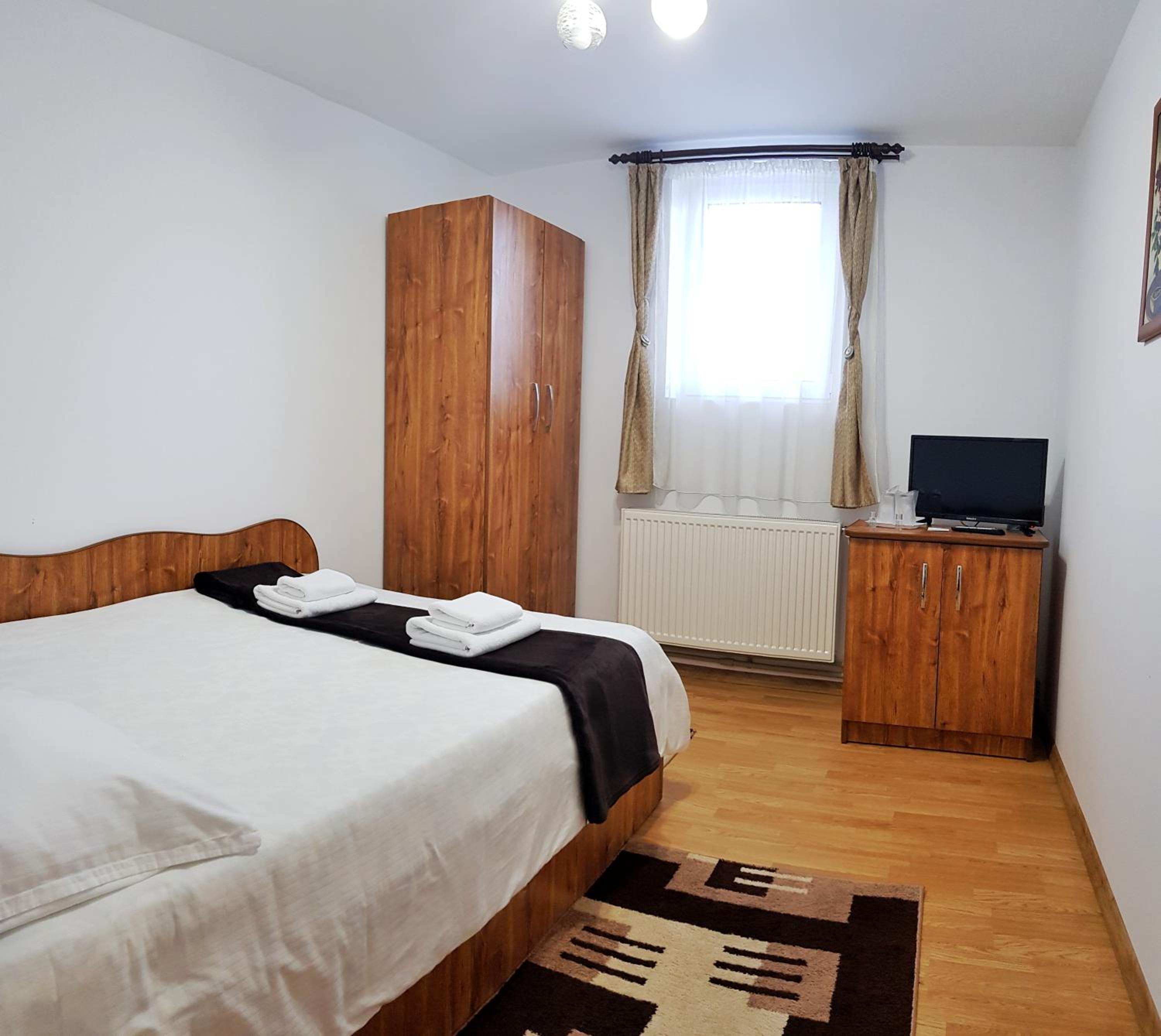 Double Room with Shared Bathroom photo 1