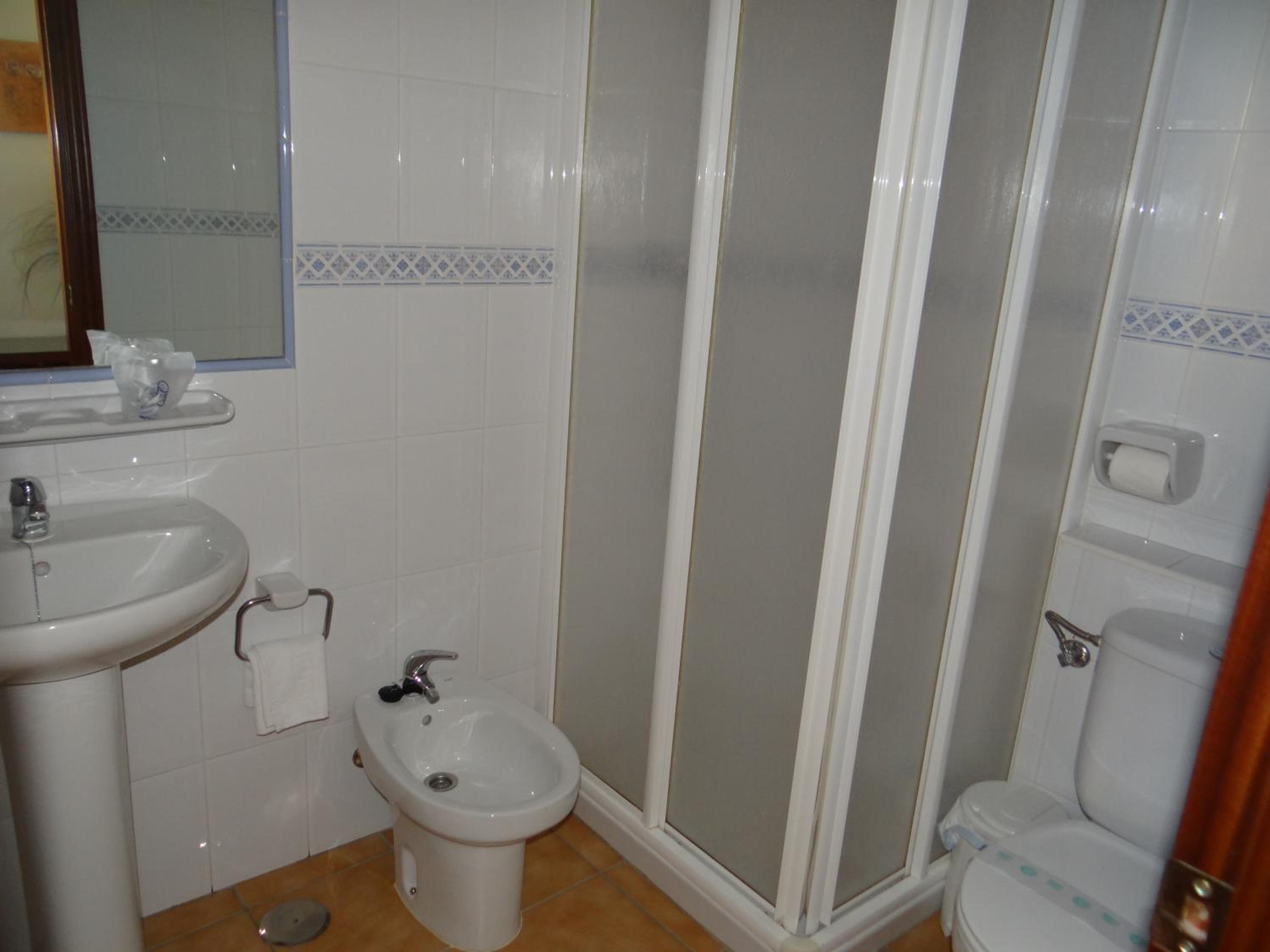 Triple Room - Photo 9