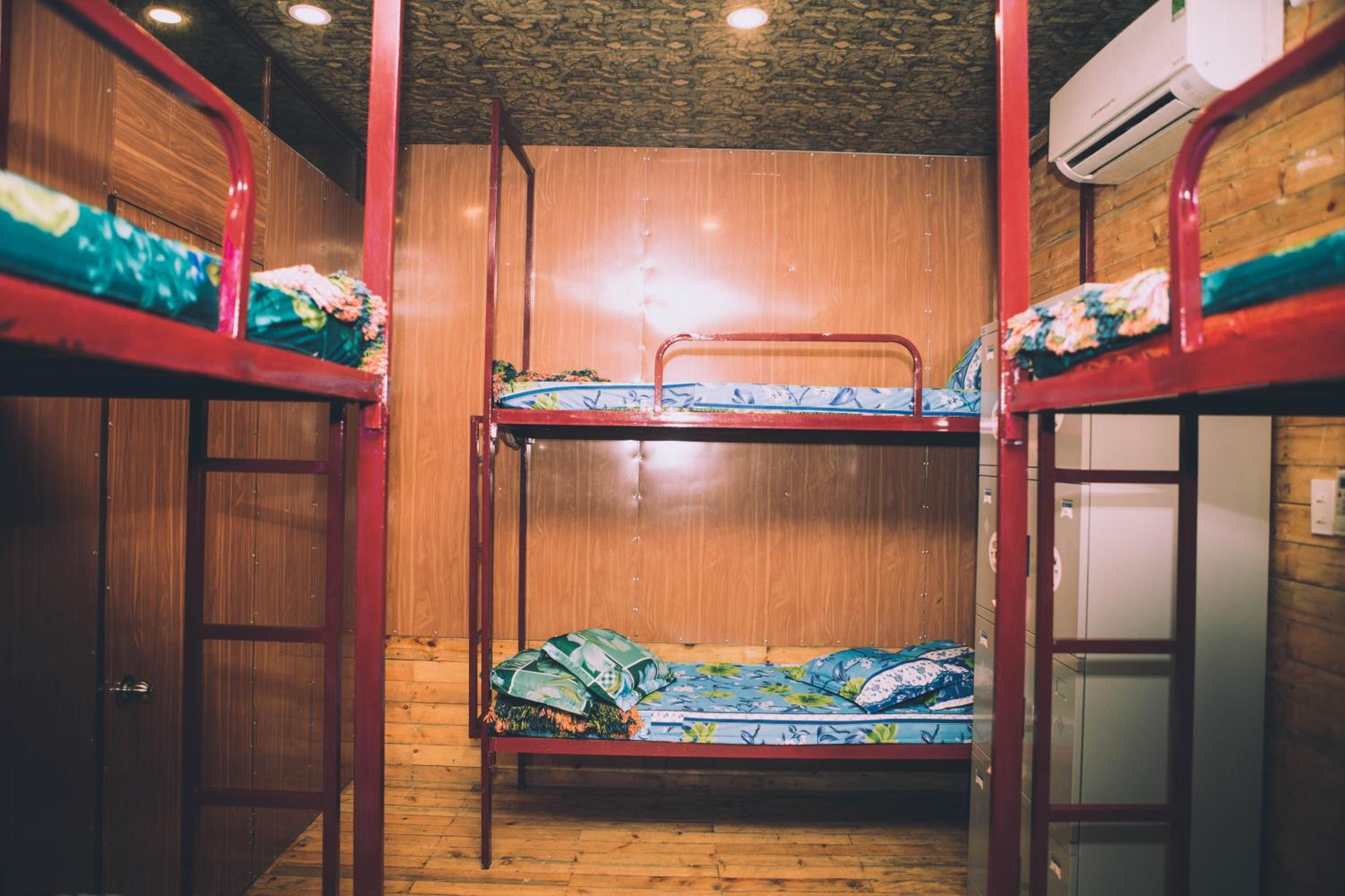 Bed In 6-Bed Mixed Dormitory Room photo 3
