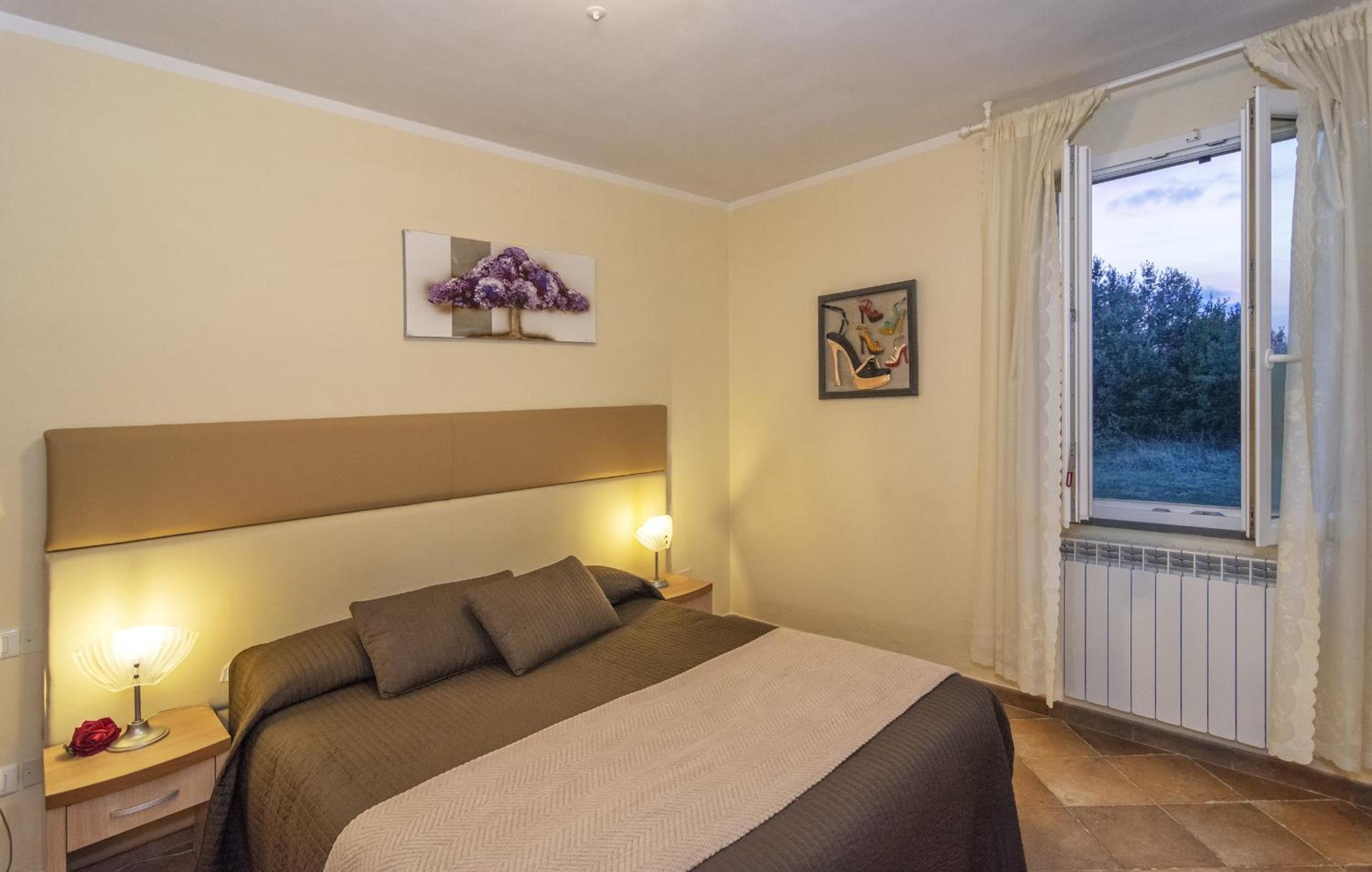 Superior One-Bedroom Apartment (2 Adults) - Photo 13