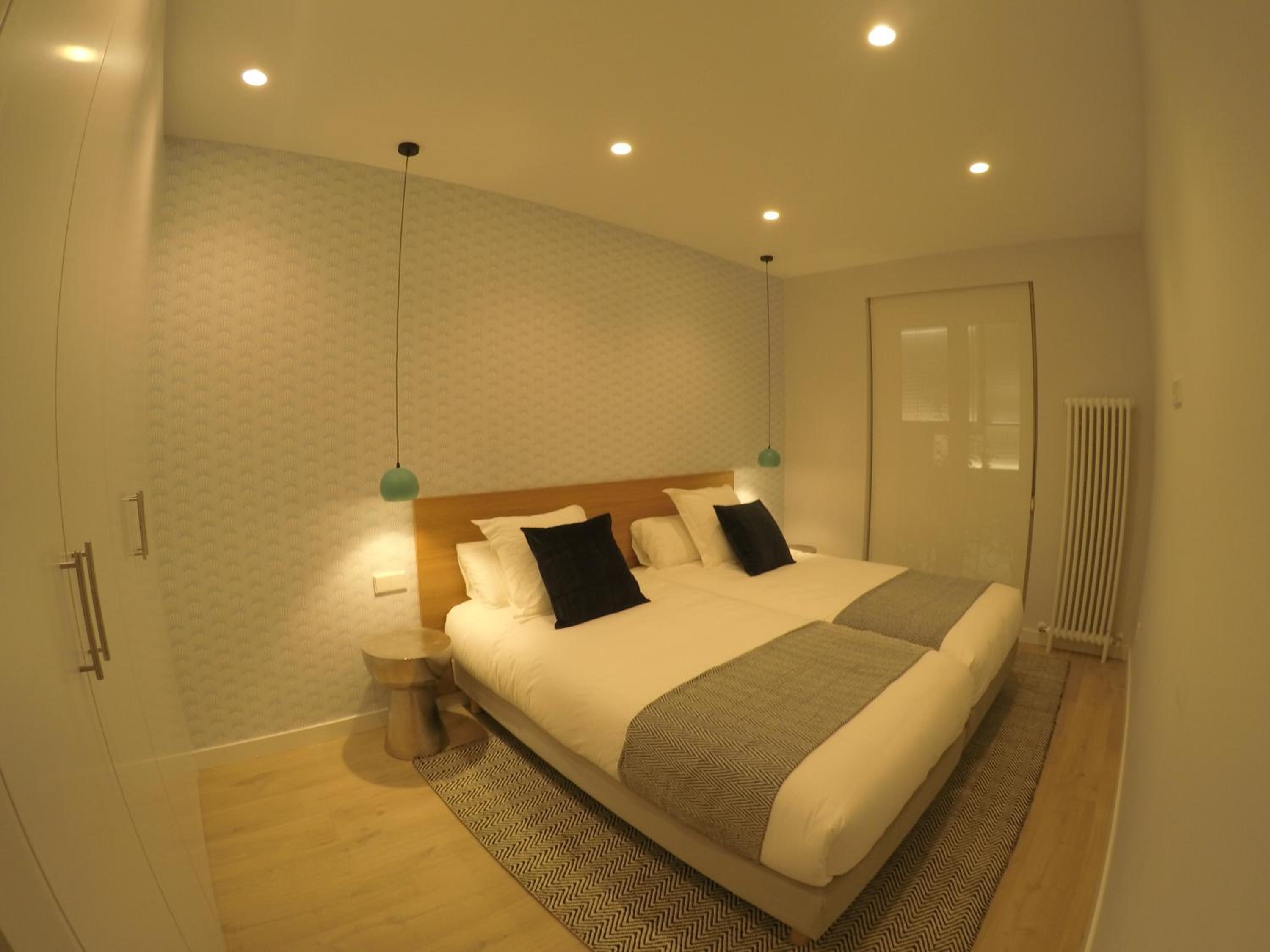 Three-Bedroom Apartment - Photo 16