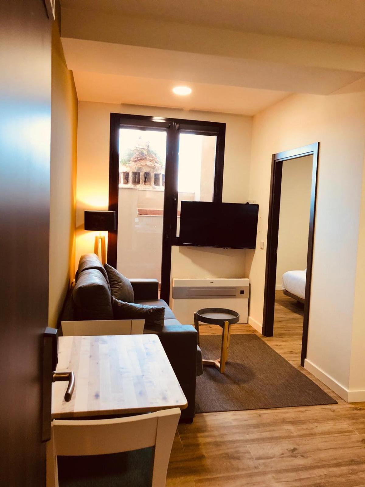 One-Bedroom Apartment - Photo 4