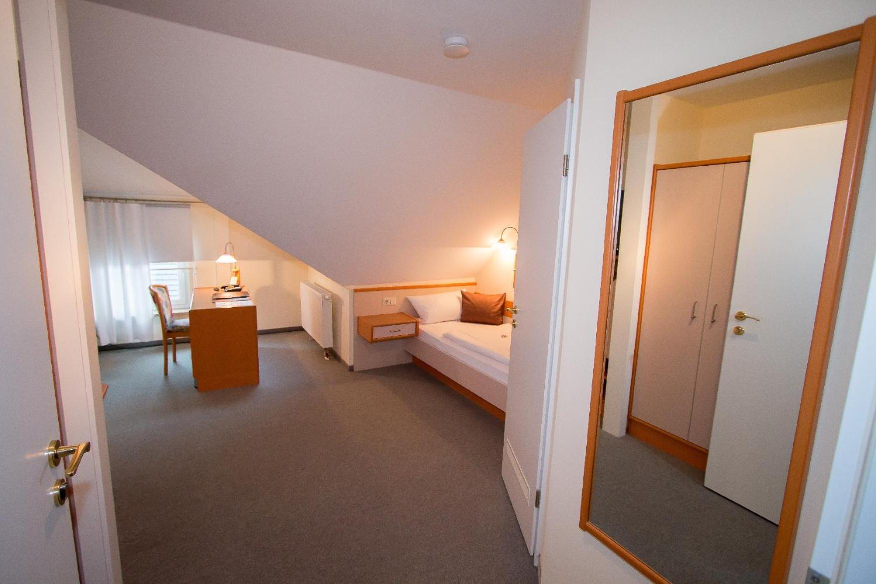 Single Room photo 1