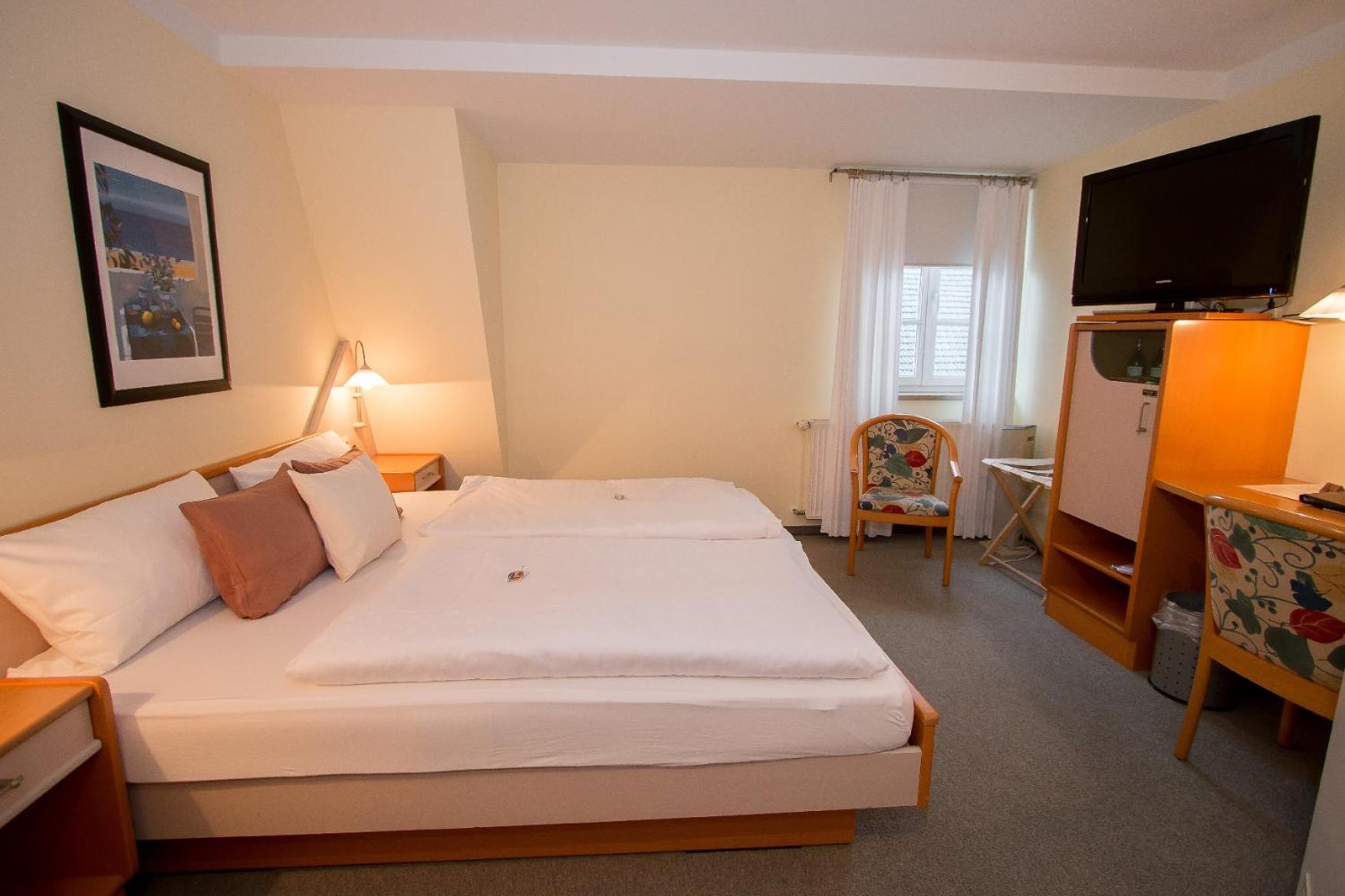 Double Room - Photo 3