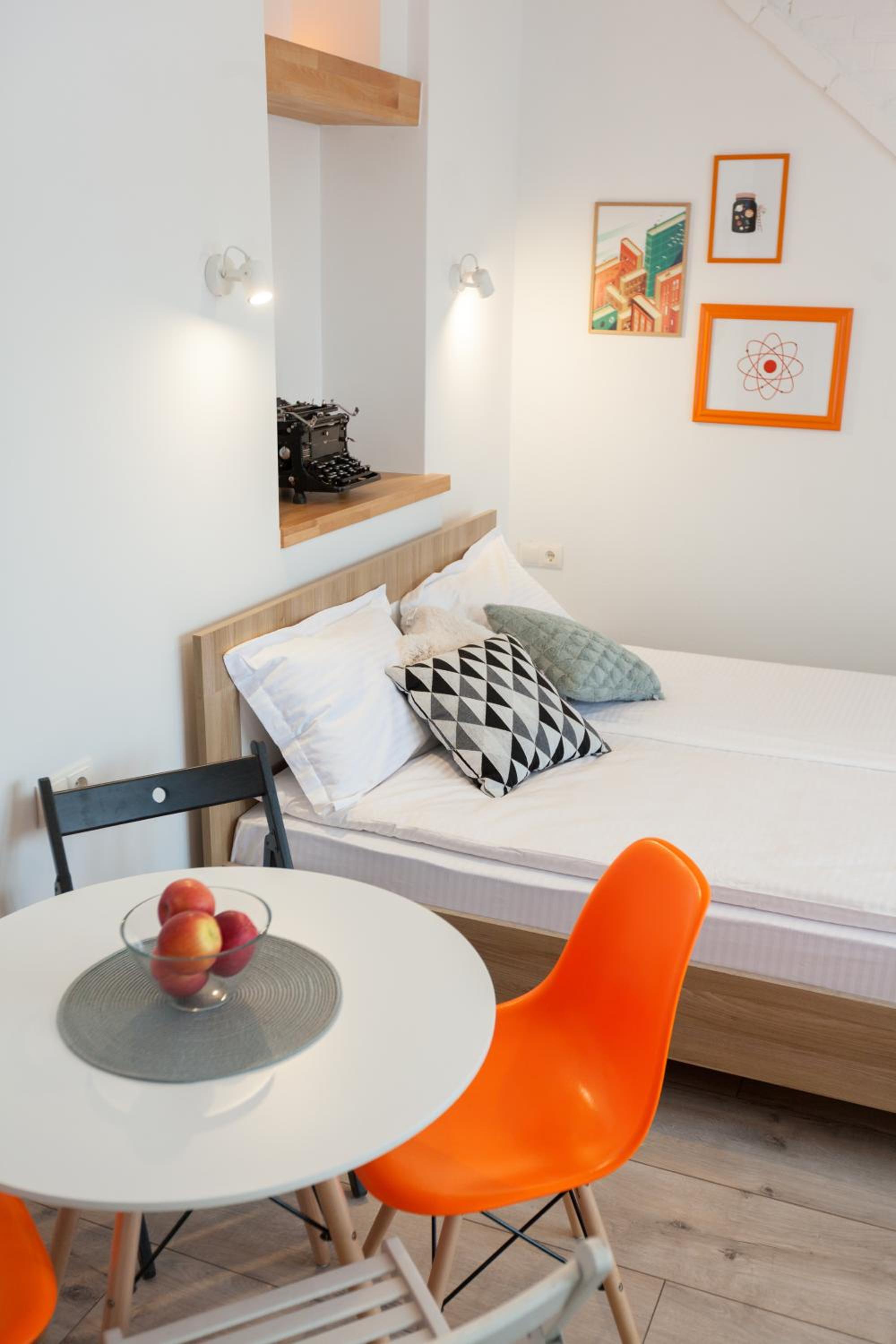 Apartment with Balcony photo 1