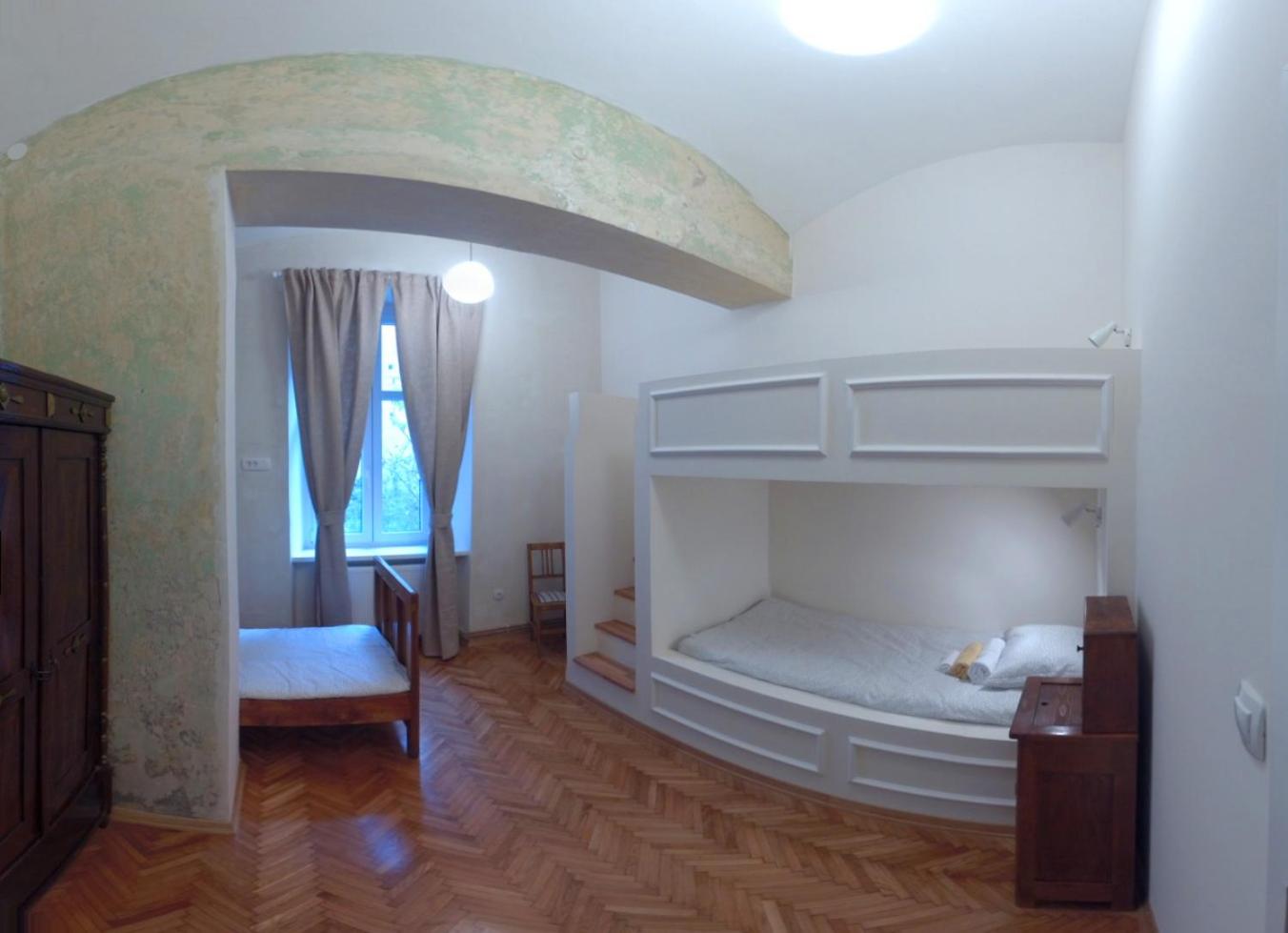 Bed in 4-Bed Mixed Dormitory Room