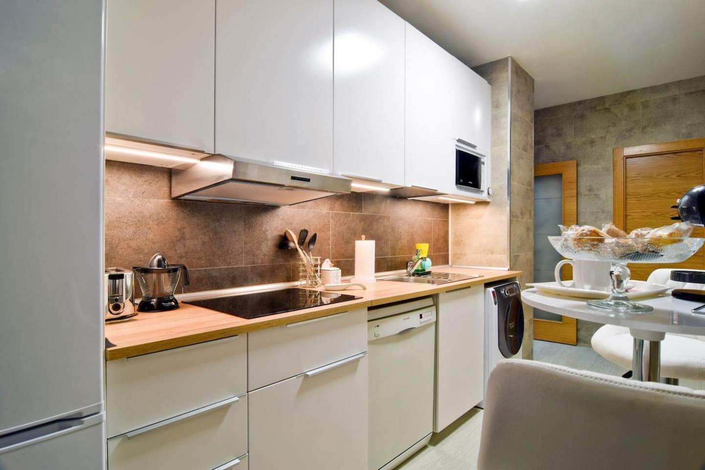 Three-Bedroom Apartment - Photo 7