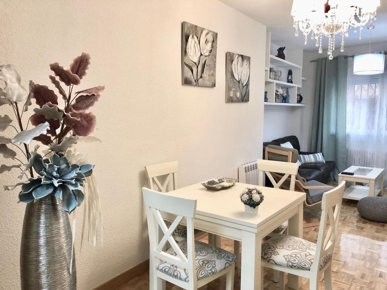 Three-Bedroom Apartment - Photo 9