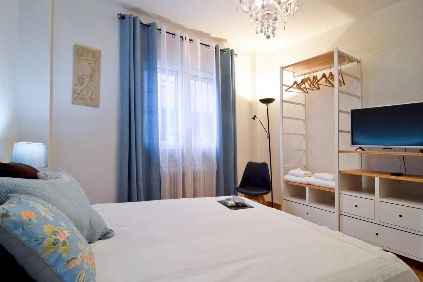 Three-Bedroom Apartment - Photo 2