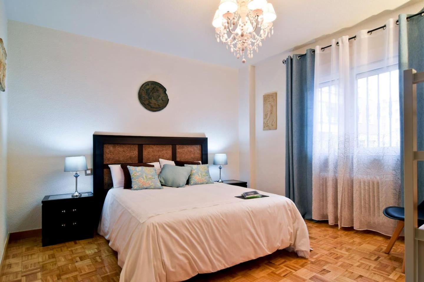 Three-Bedroom Apartment - Photo 27