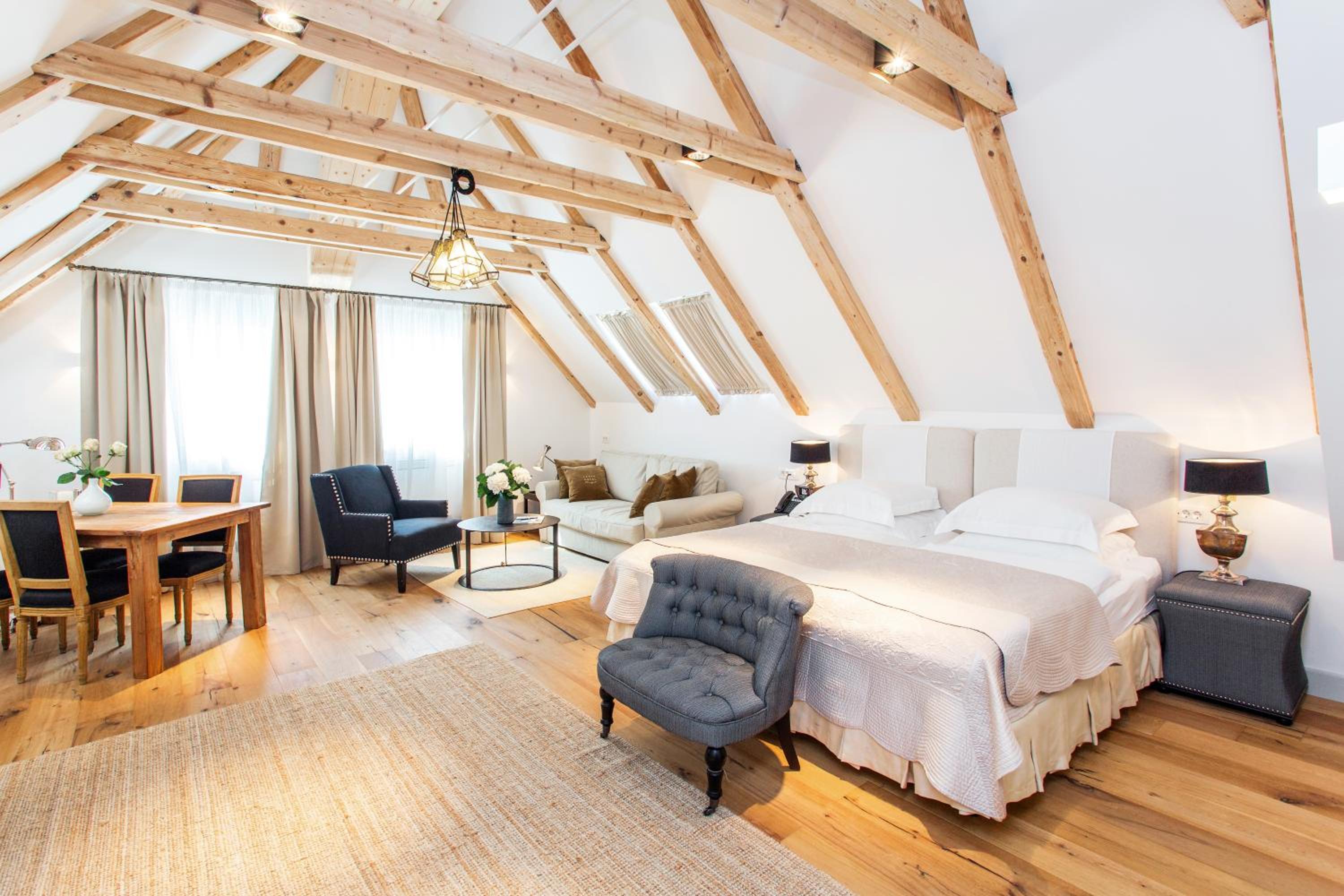 Loft Suite - Photo 7