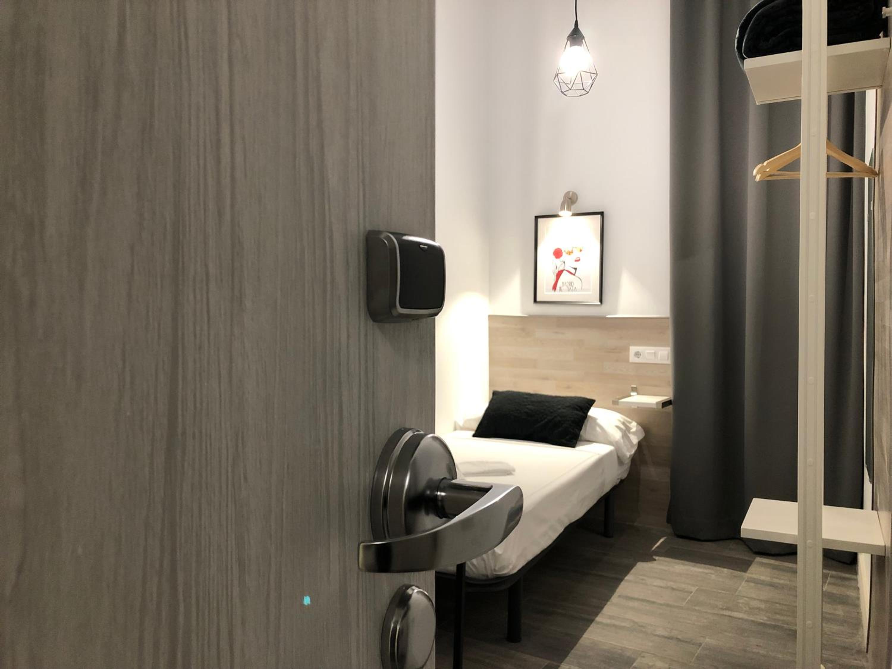 Economy Single Room with Shared Bathroom