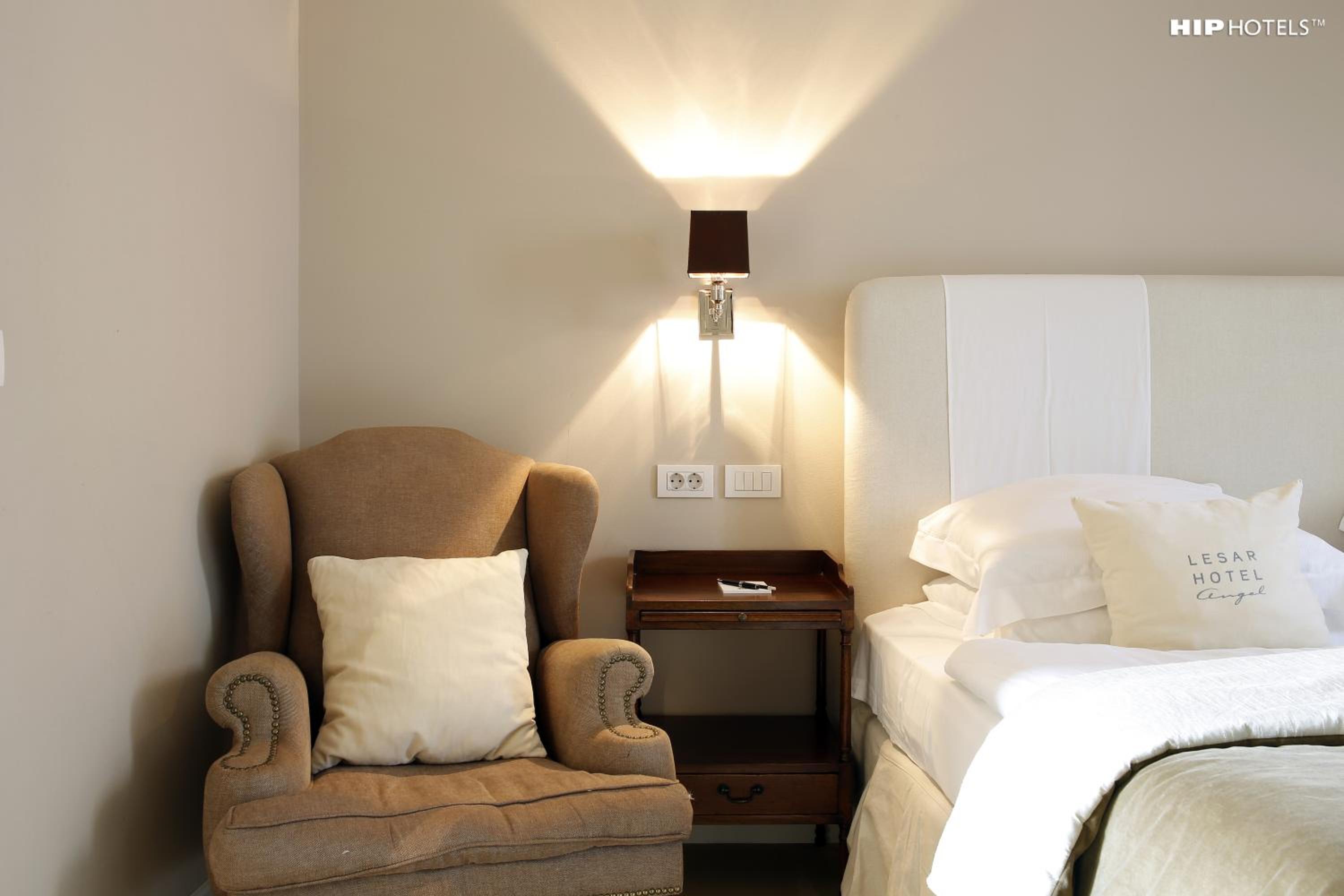 Deluxe Double or Twin Room - Photo 10