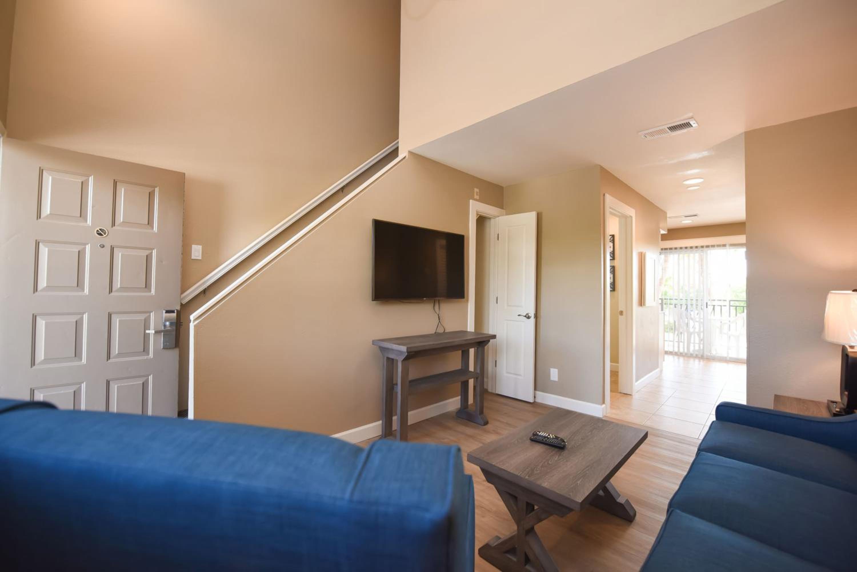 King Suite with Balcony - Non-Smoking - Photo 22
